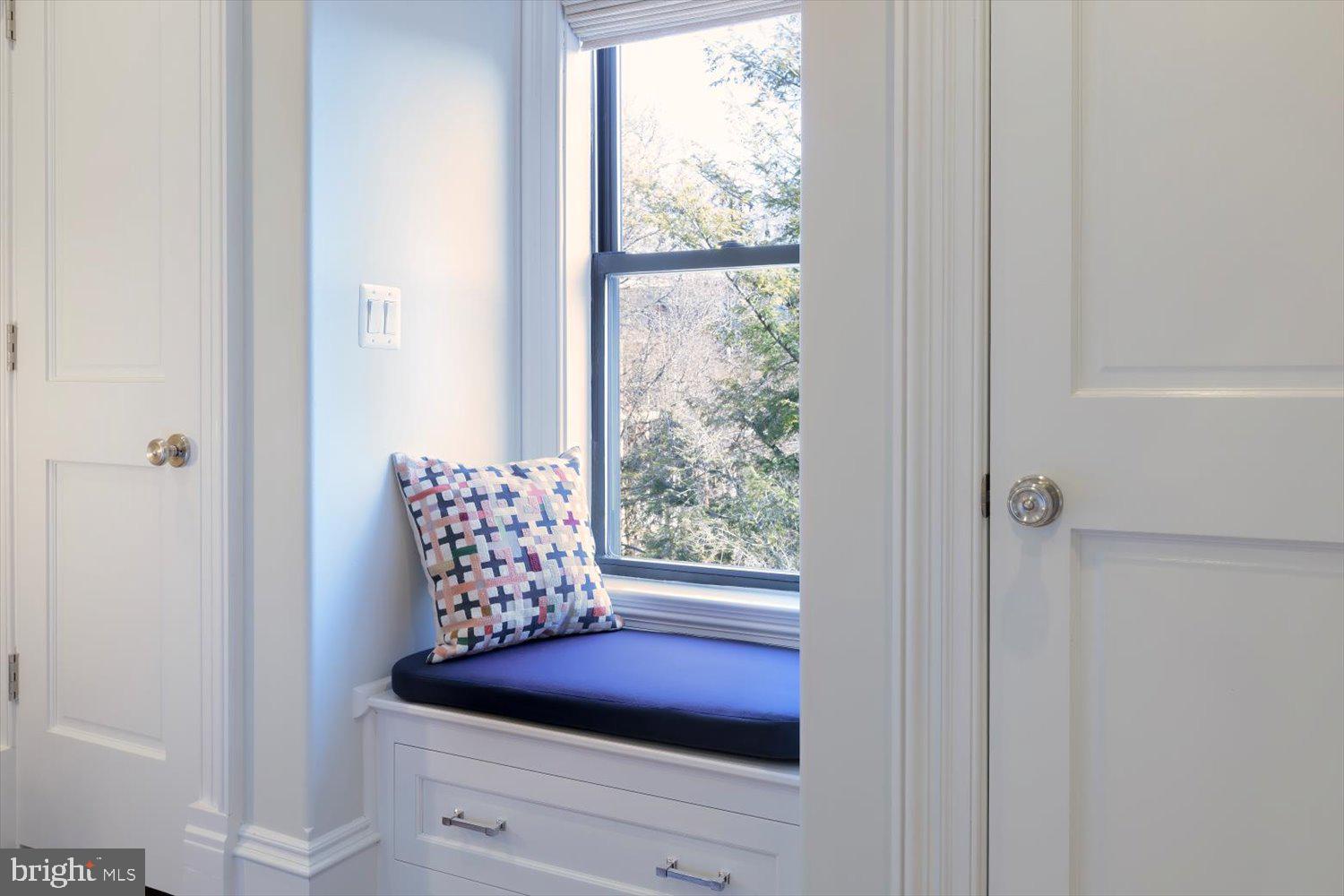 CAPITOL HILL - Residential