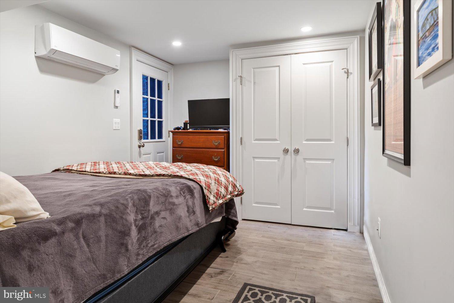 CAPITOL HILL - Residential