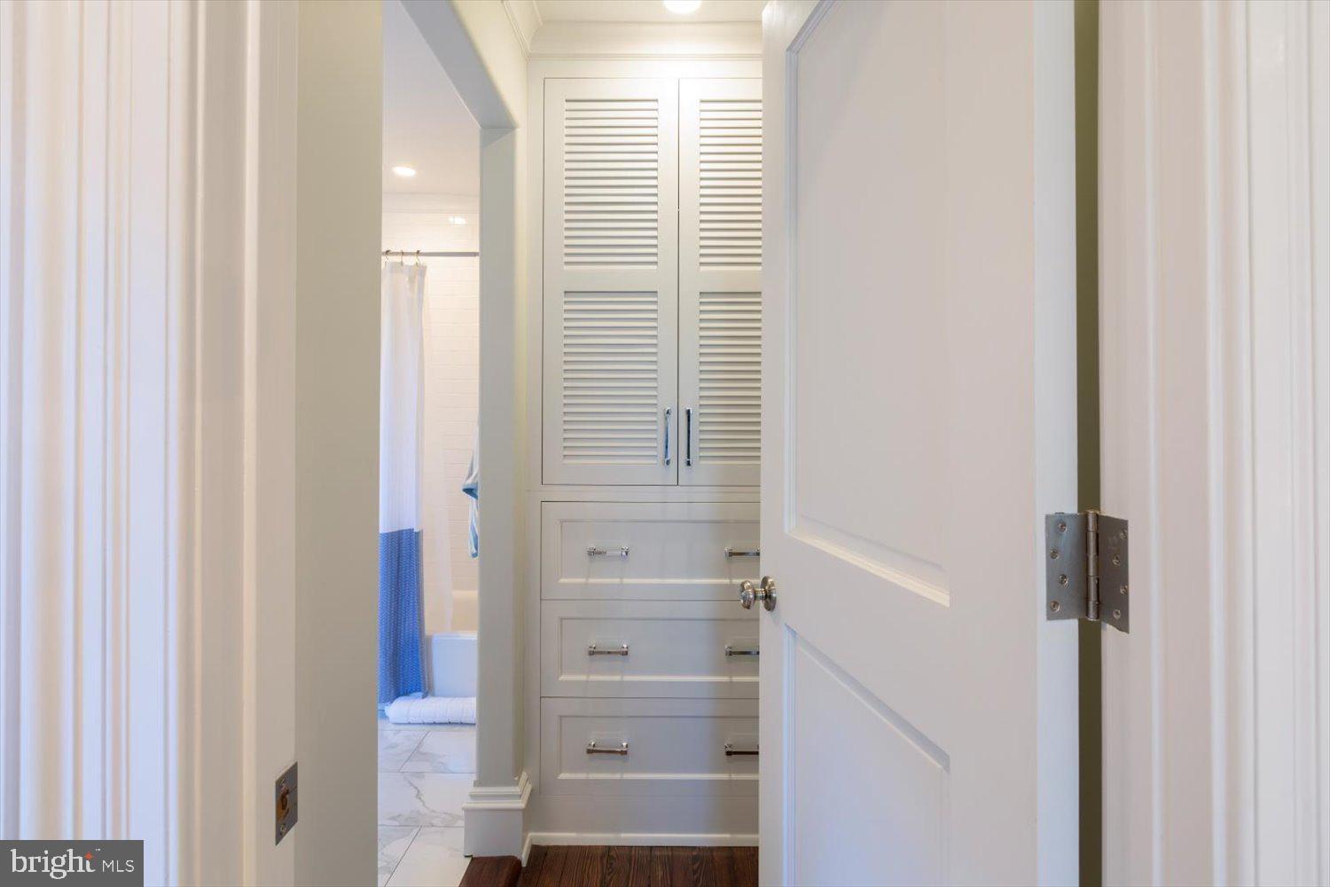 CAPITOL HILL - Residential