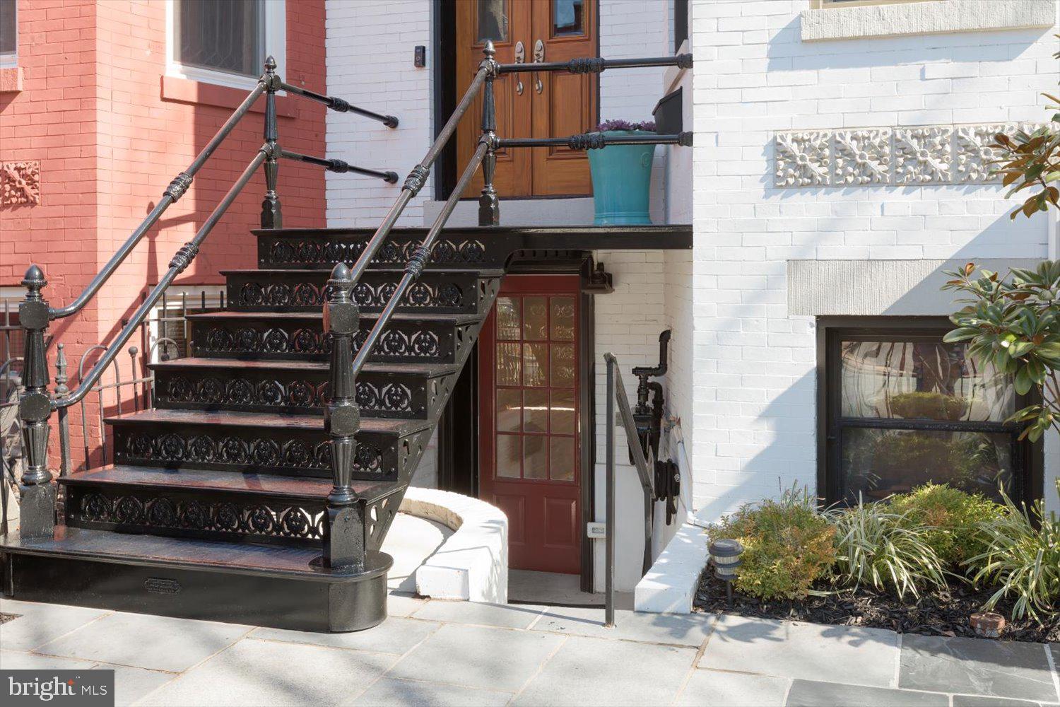 CAPITOL HILL - Residential