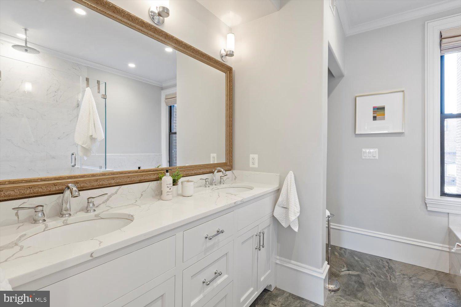 CAPITOL HILL - Residential