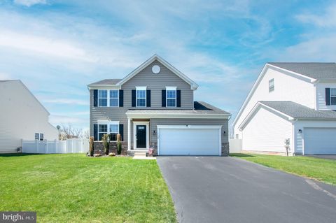 115 GARNET DRIVE GILBERTSVILLE PA 19525