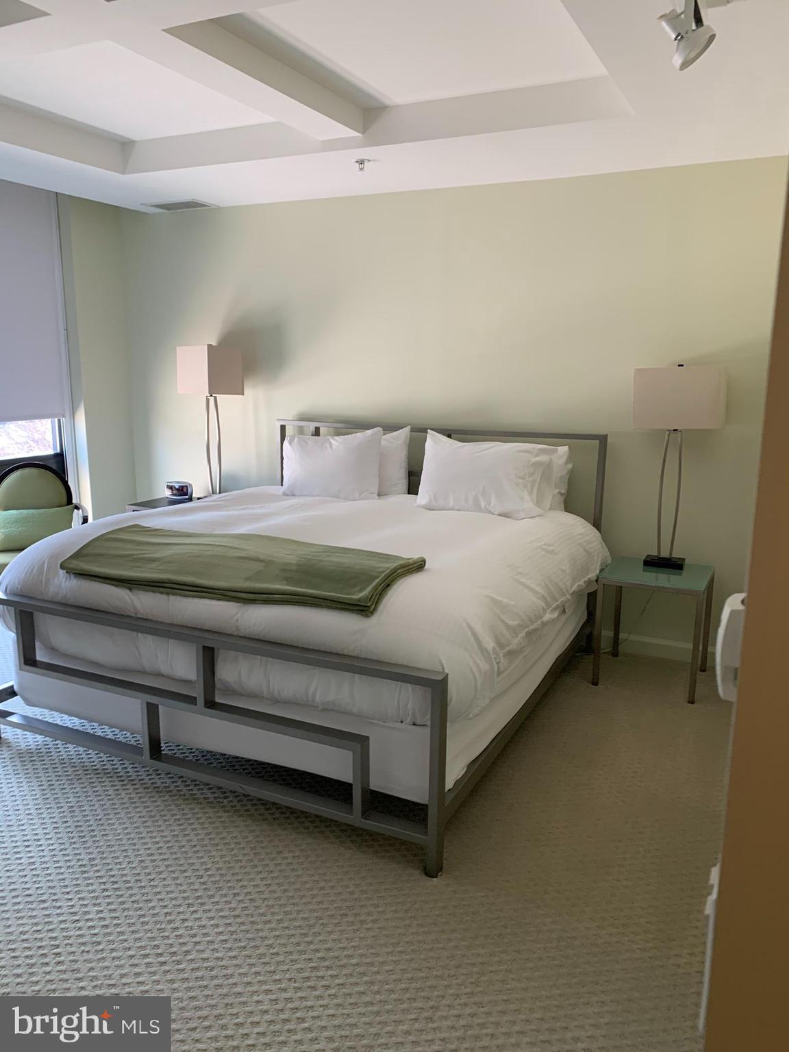 PARAMOUNT - Residential