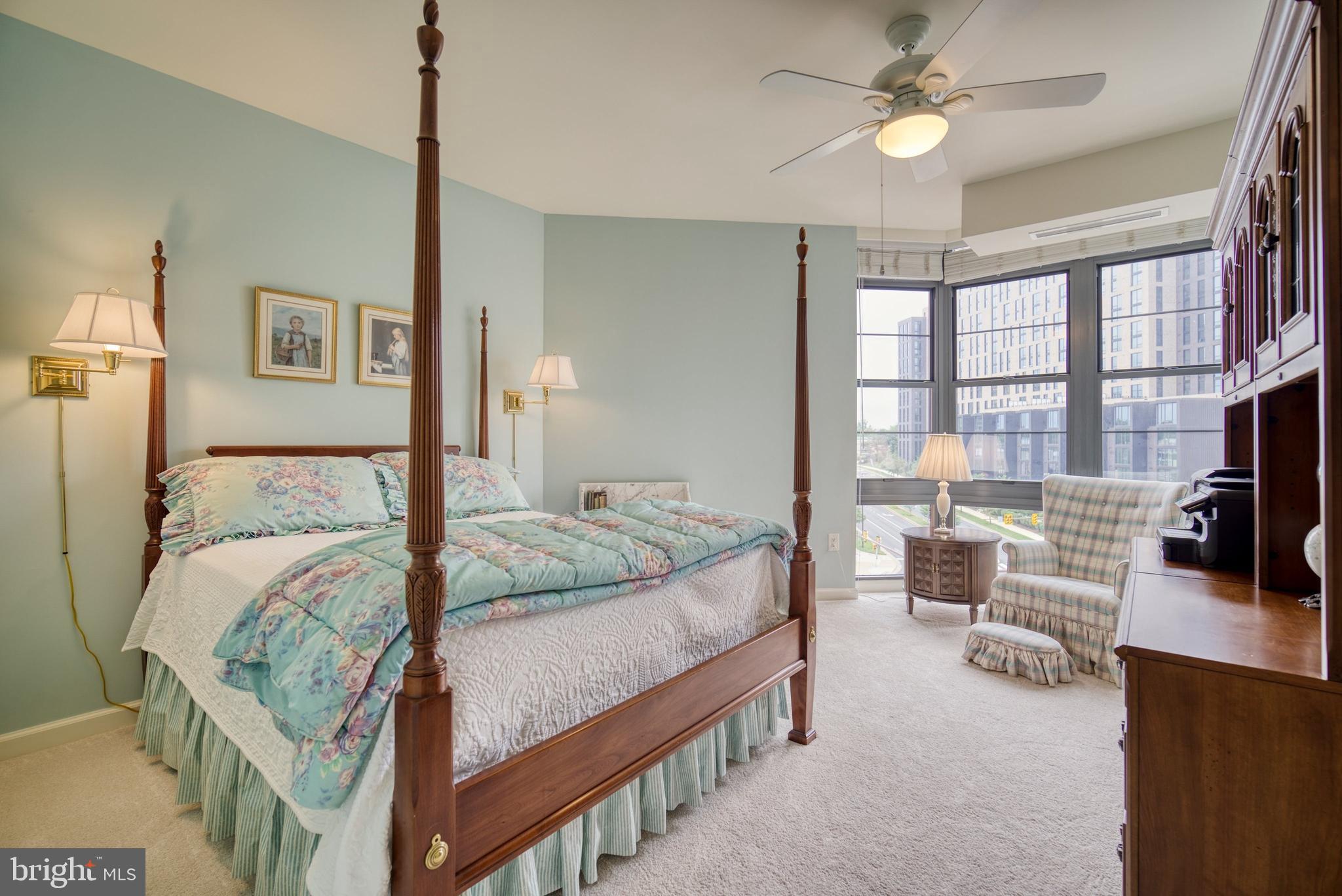 PARAMOUNT - Residential