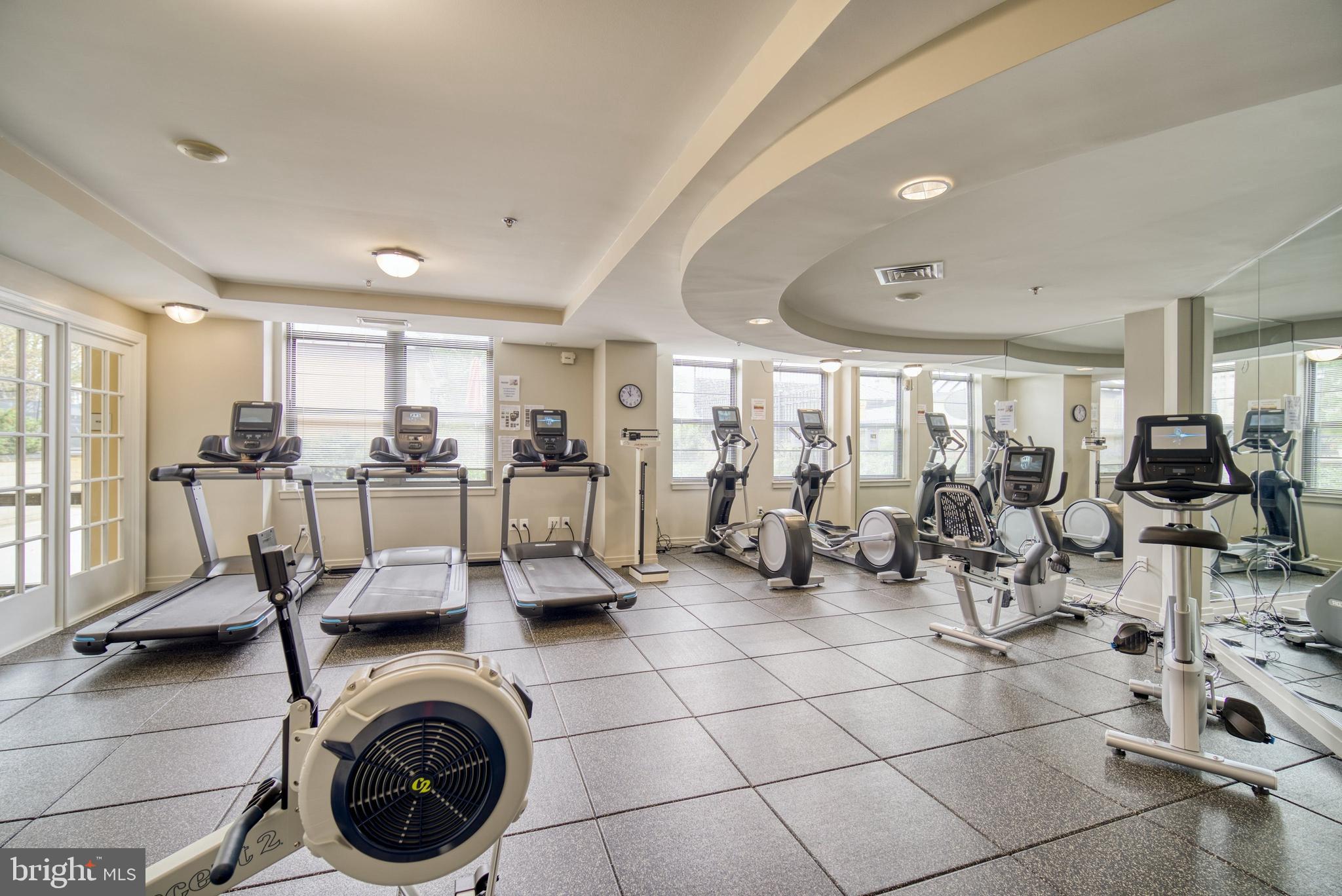 PARAMOUNT - Residential