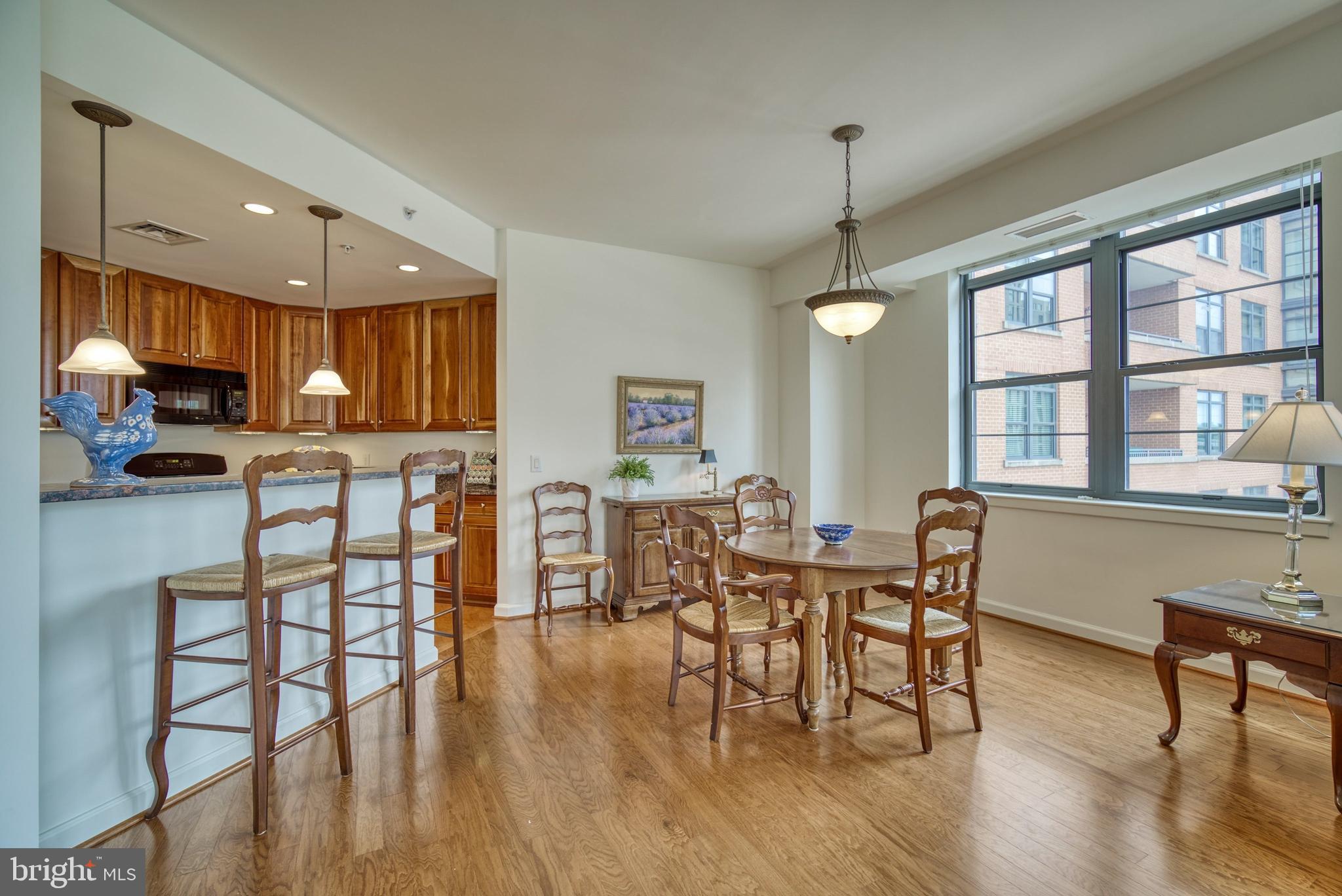 PARAMOUNT - Residential