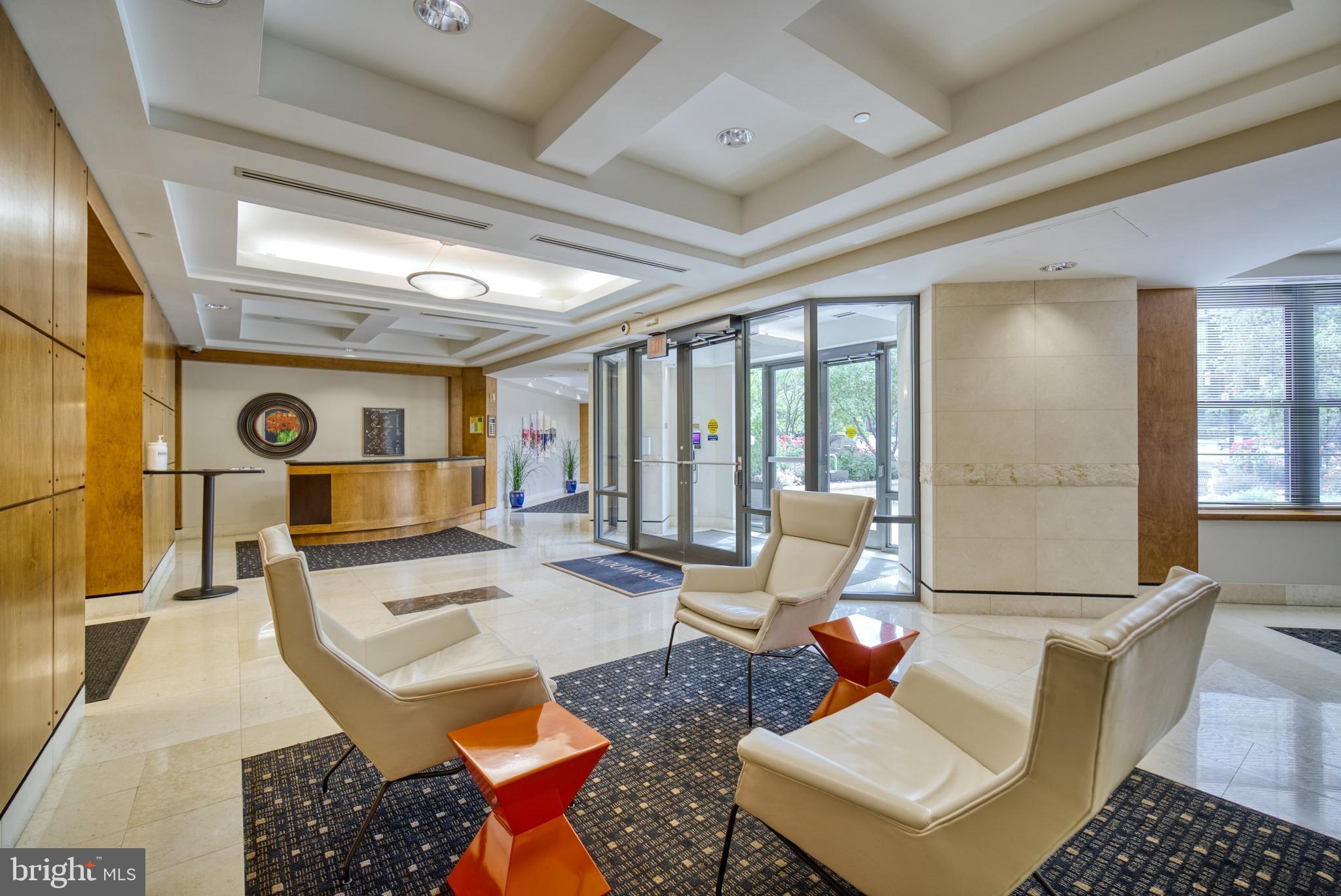 PARAMOUNT - Residential