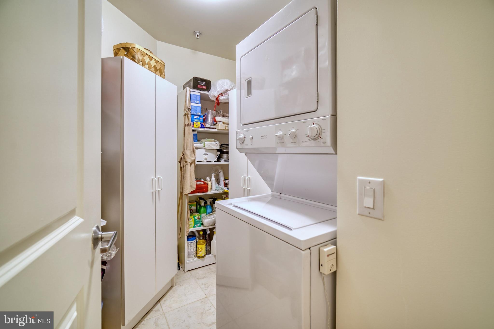 PARAMOUNT - Residential