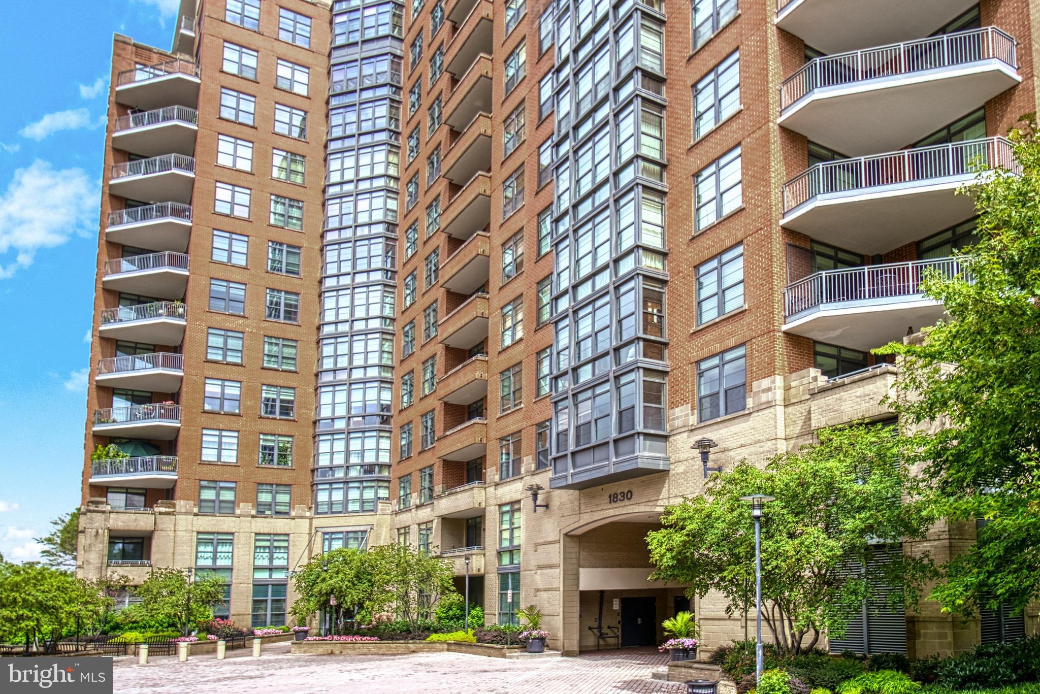 PARAMOUNT - Residential