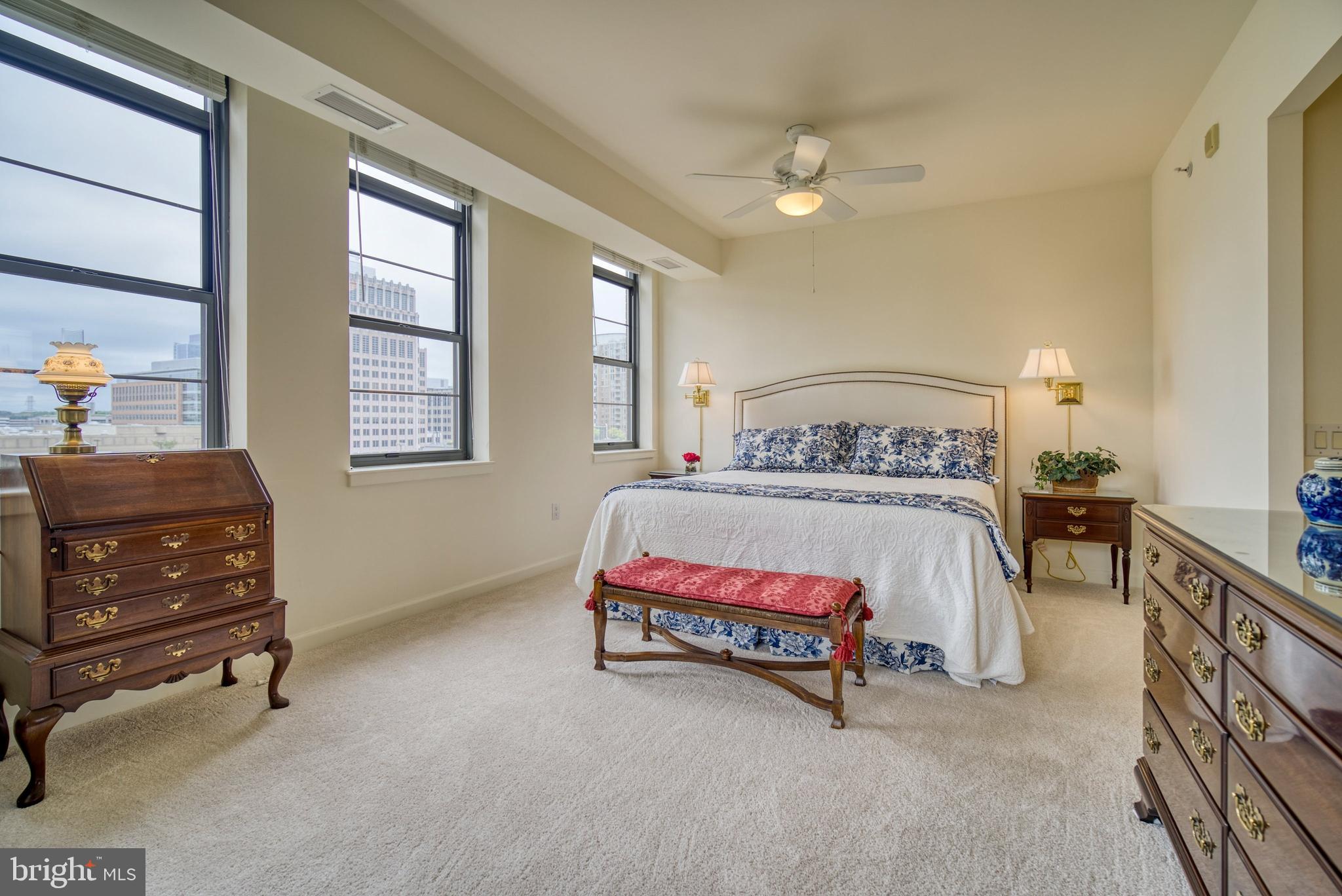 PARAMOUNT - Residential