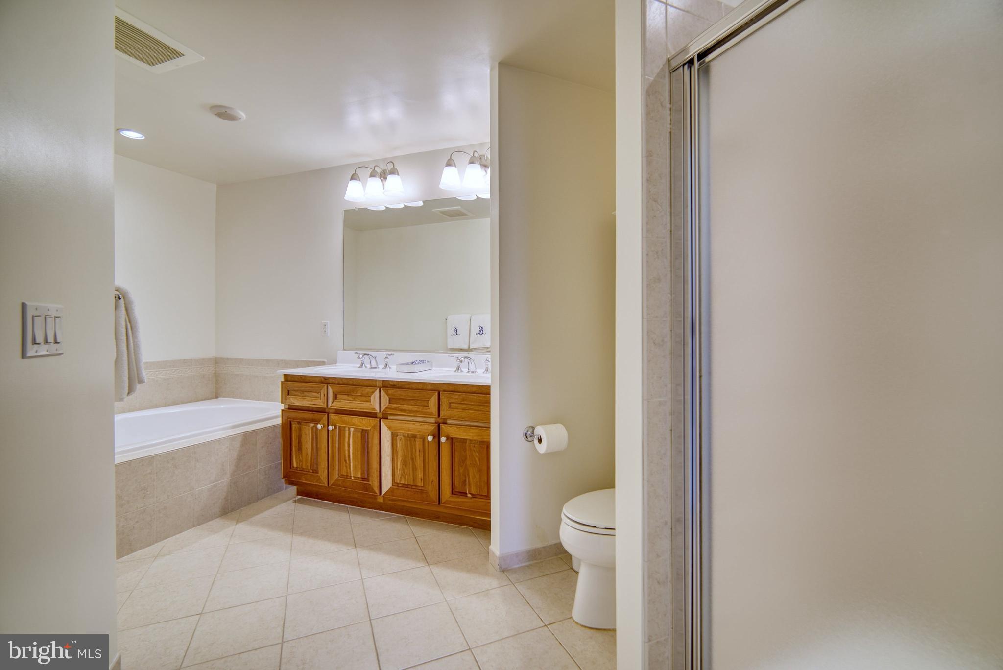 PARAMOUNT - Residential