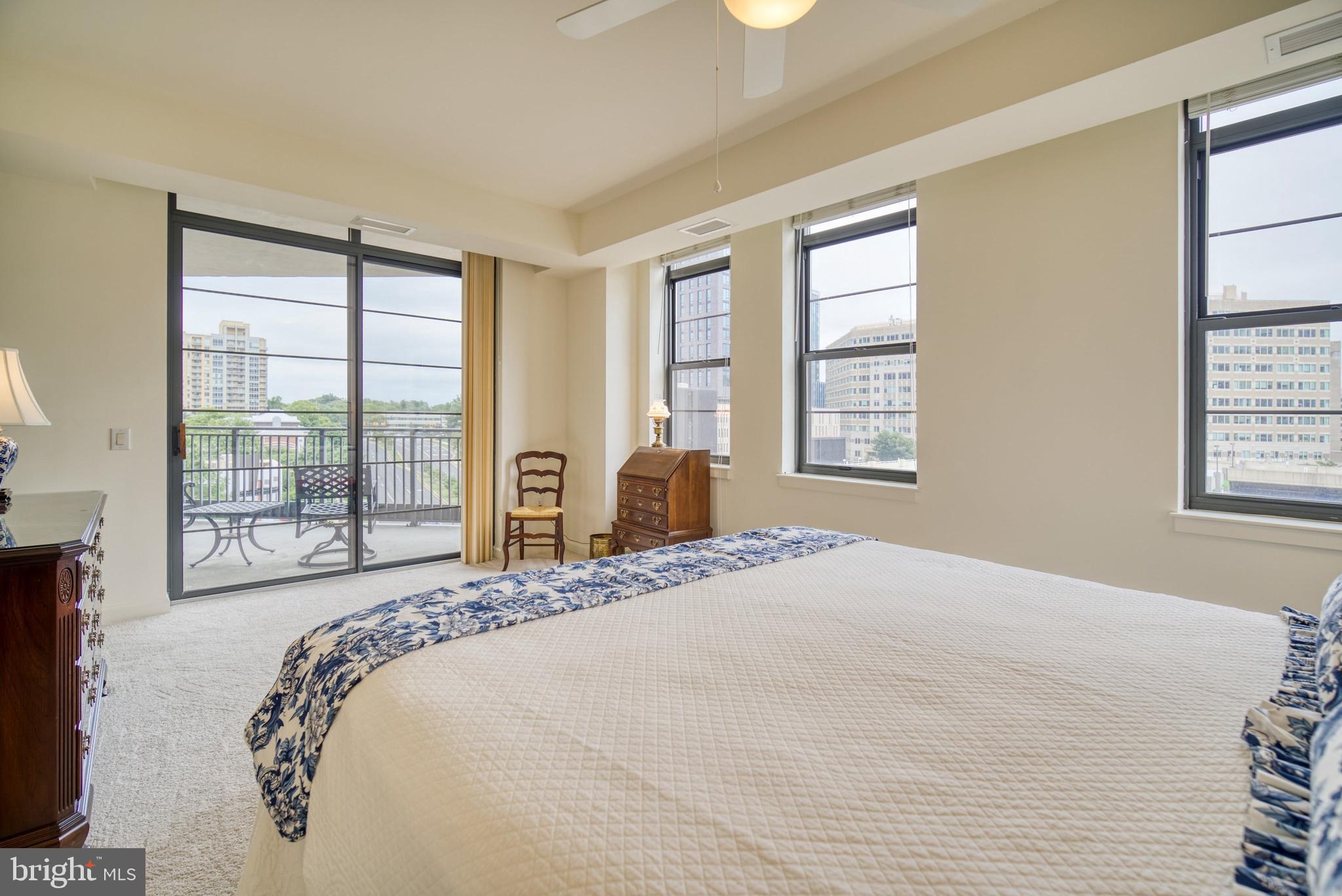 PARAMOUNT - Residential