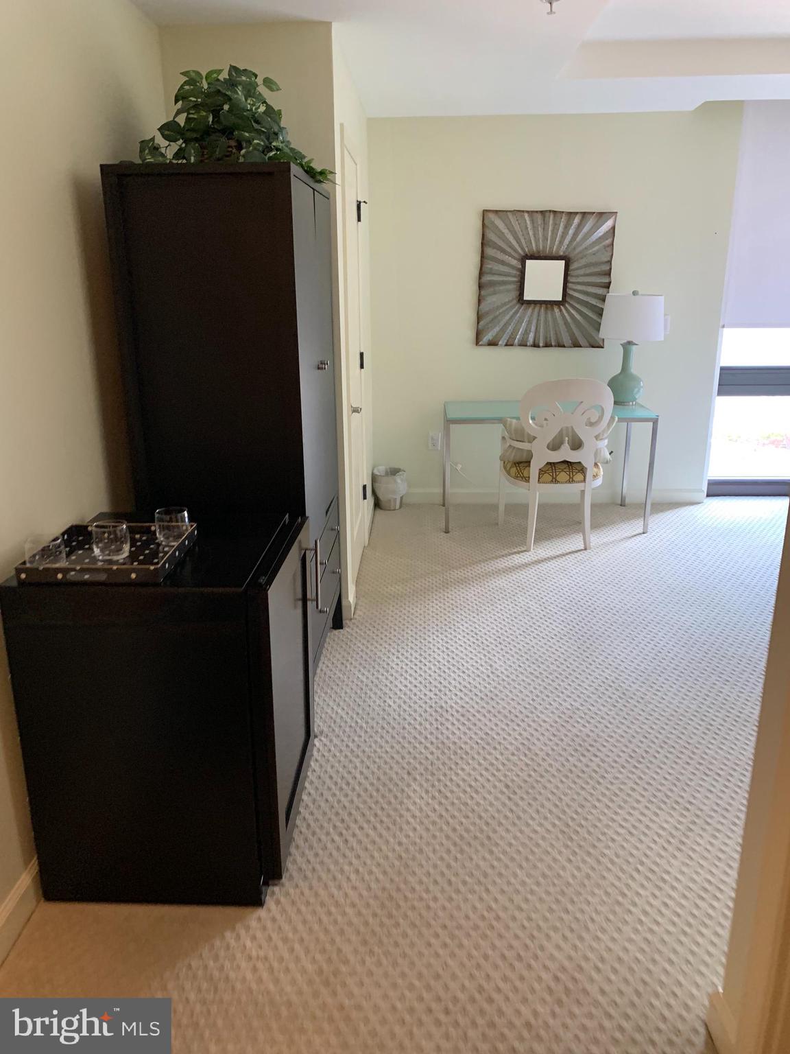 PARAMOUNT - Residential