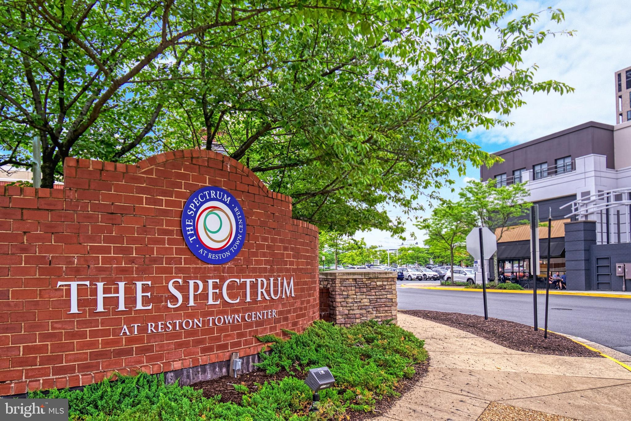 PARAMOUNT - Residential