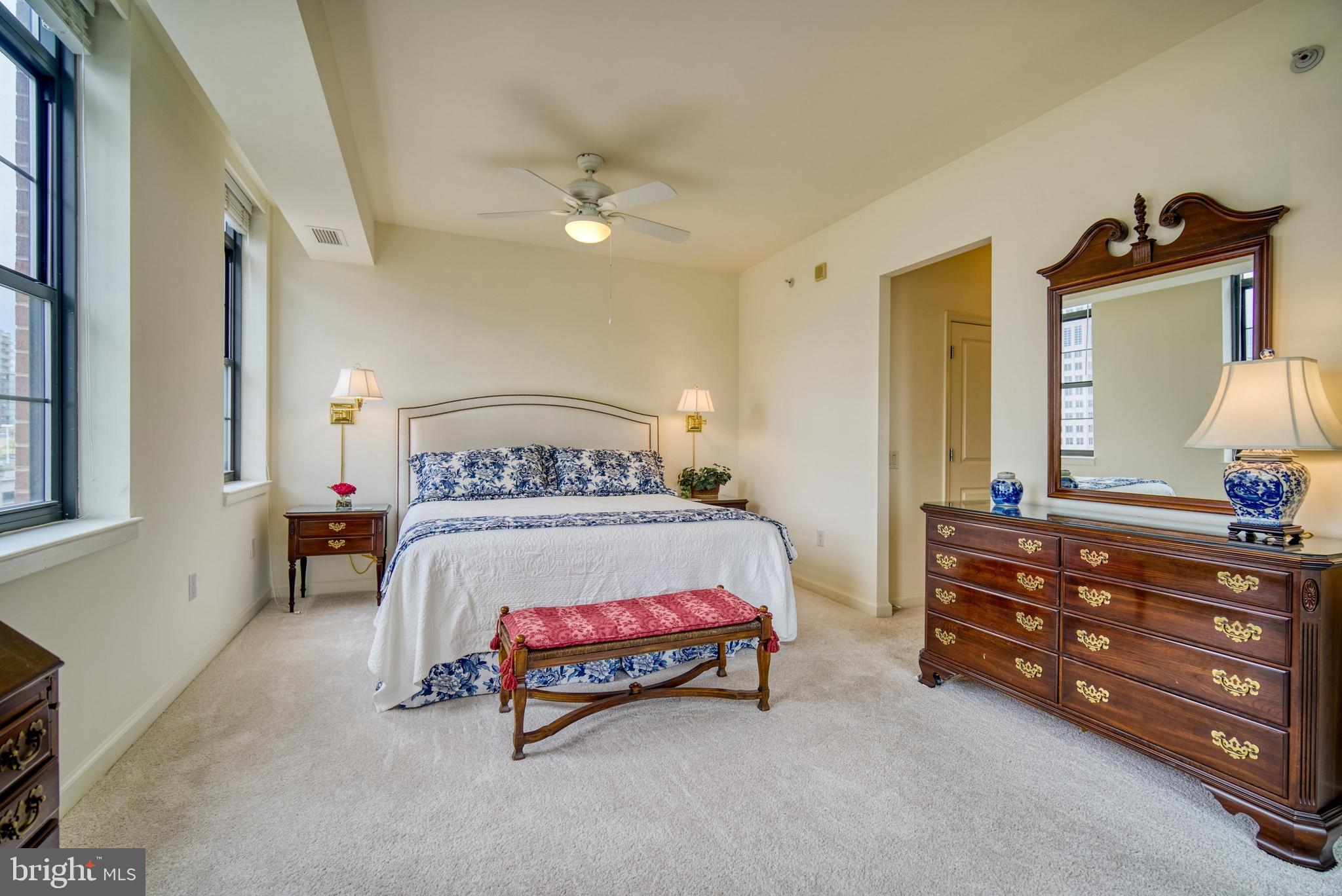 PARAMOUNT - Residential