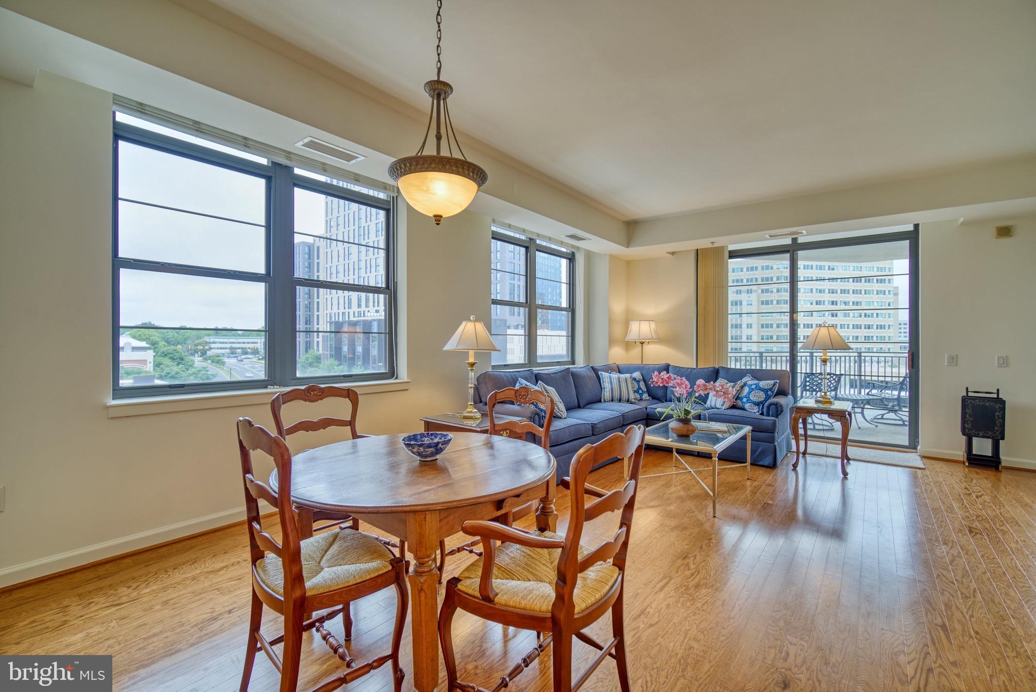 PARAMOUNT - Residential