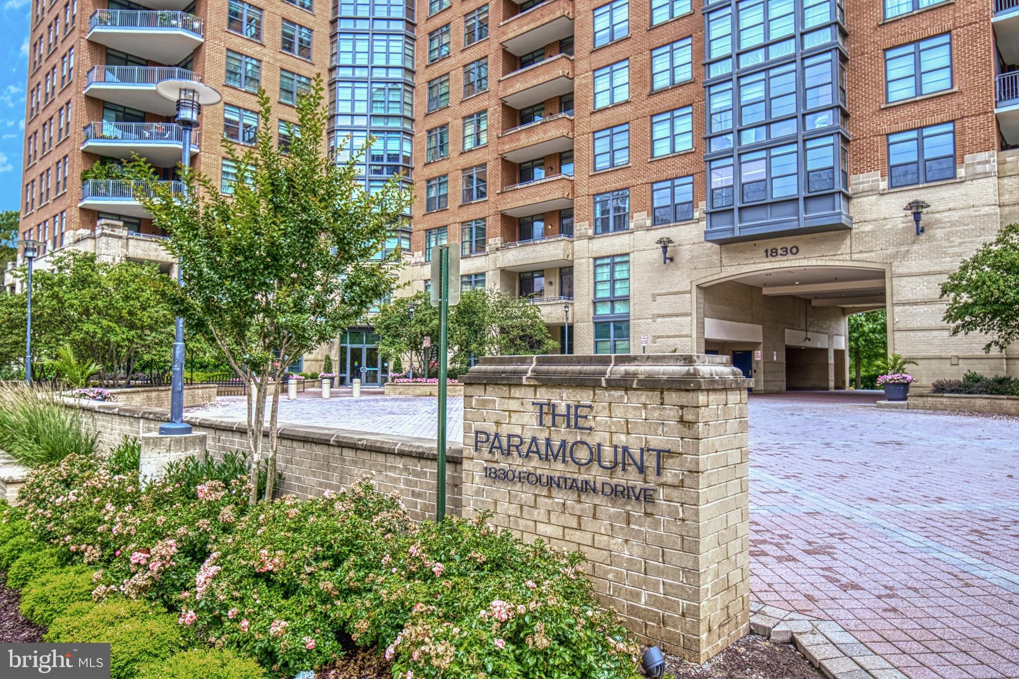 PARAMOUNT - Residential