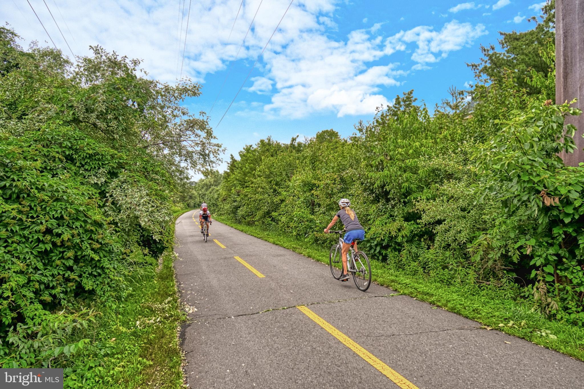 PARAMOUNT - Residential