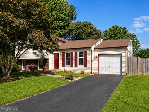 Homes For Rent - 12713 Carlsbad Court<br/> HERNDON, VA 20171