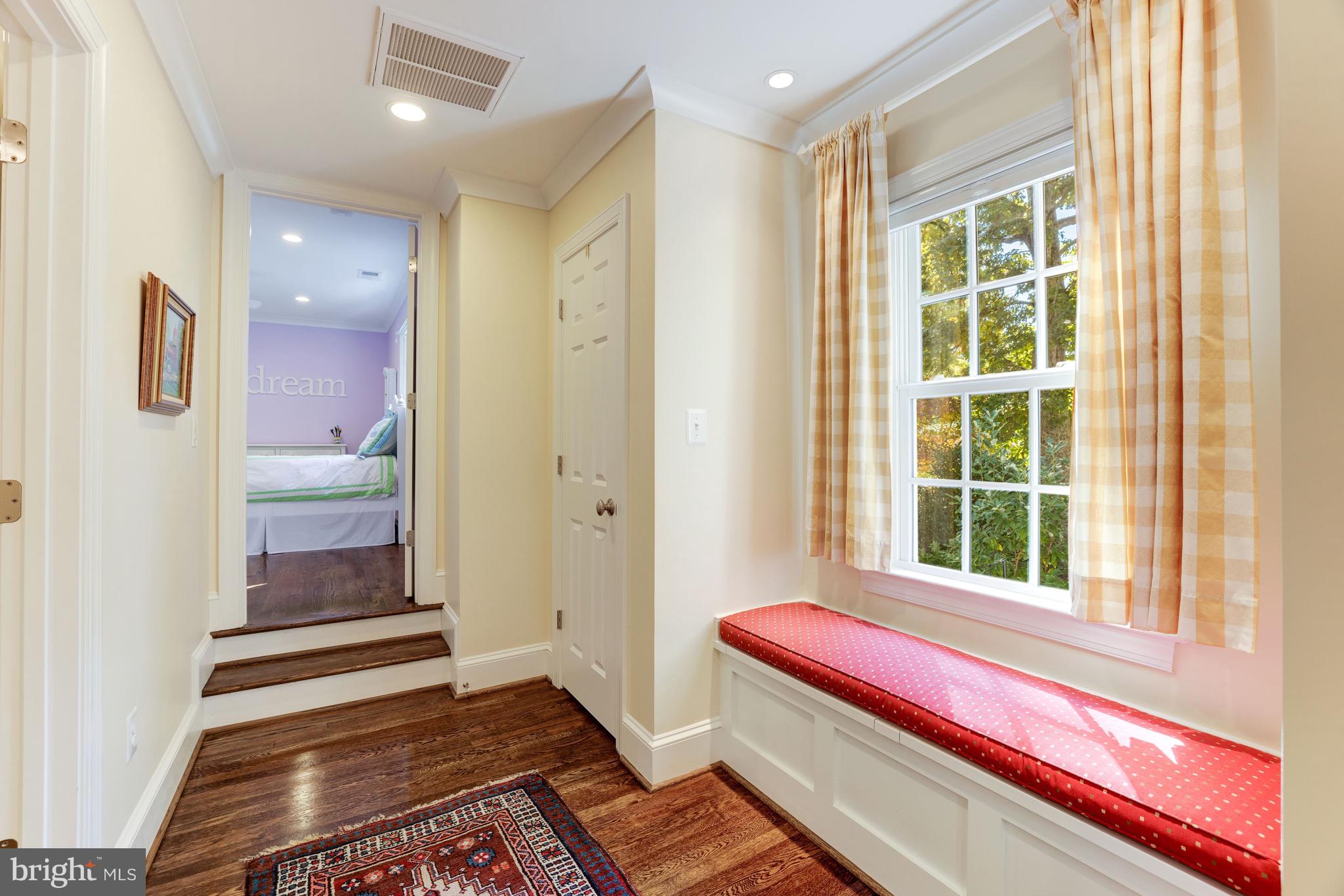 BROYHILL FOREST - Residential