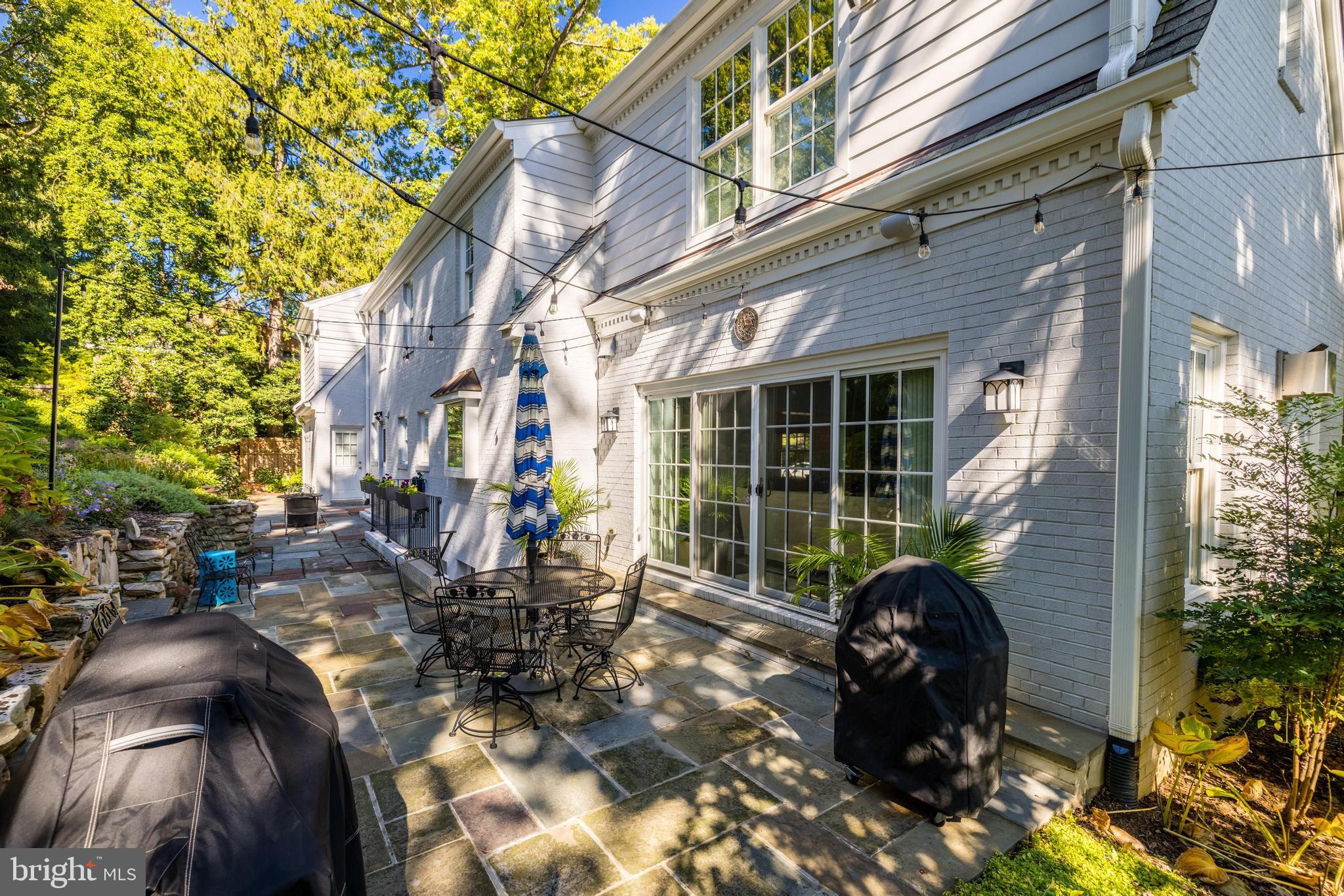 BROYHILL FOREST - Residential