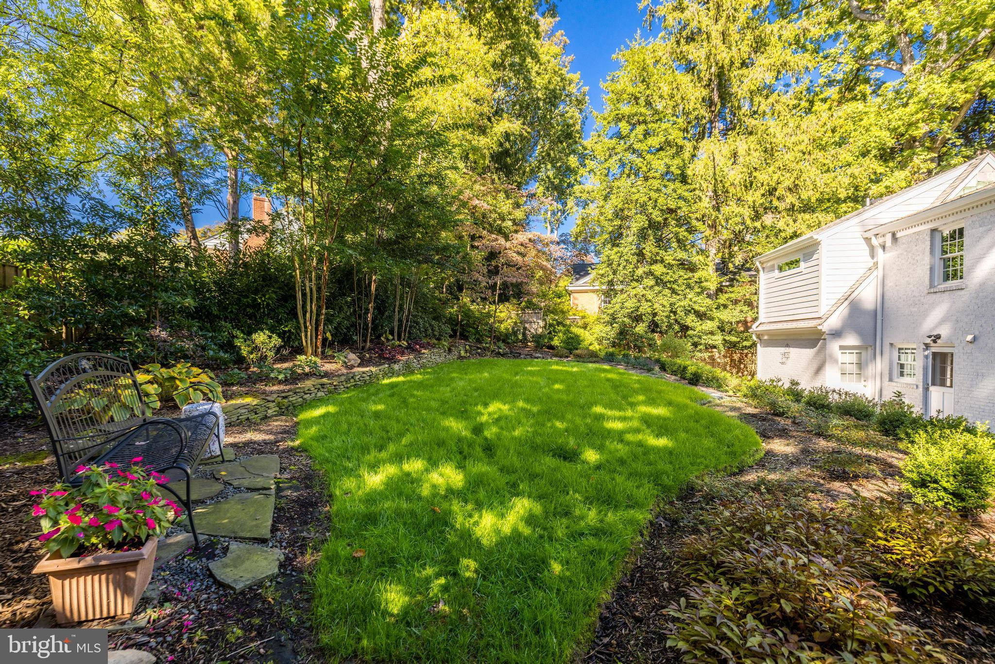 BROYHILL FOREST - Residential