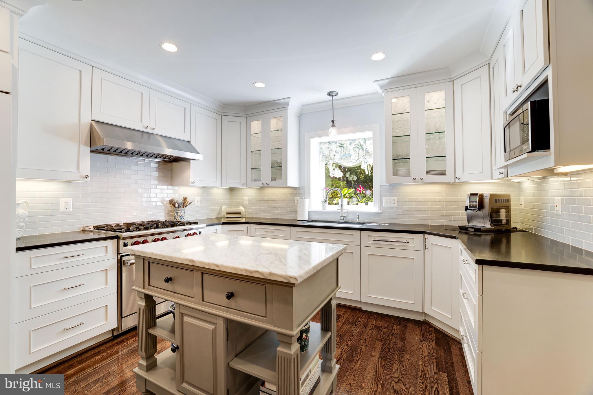 BROYHILL FOREST - Residential