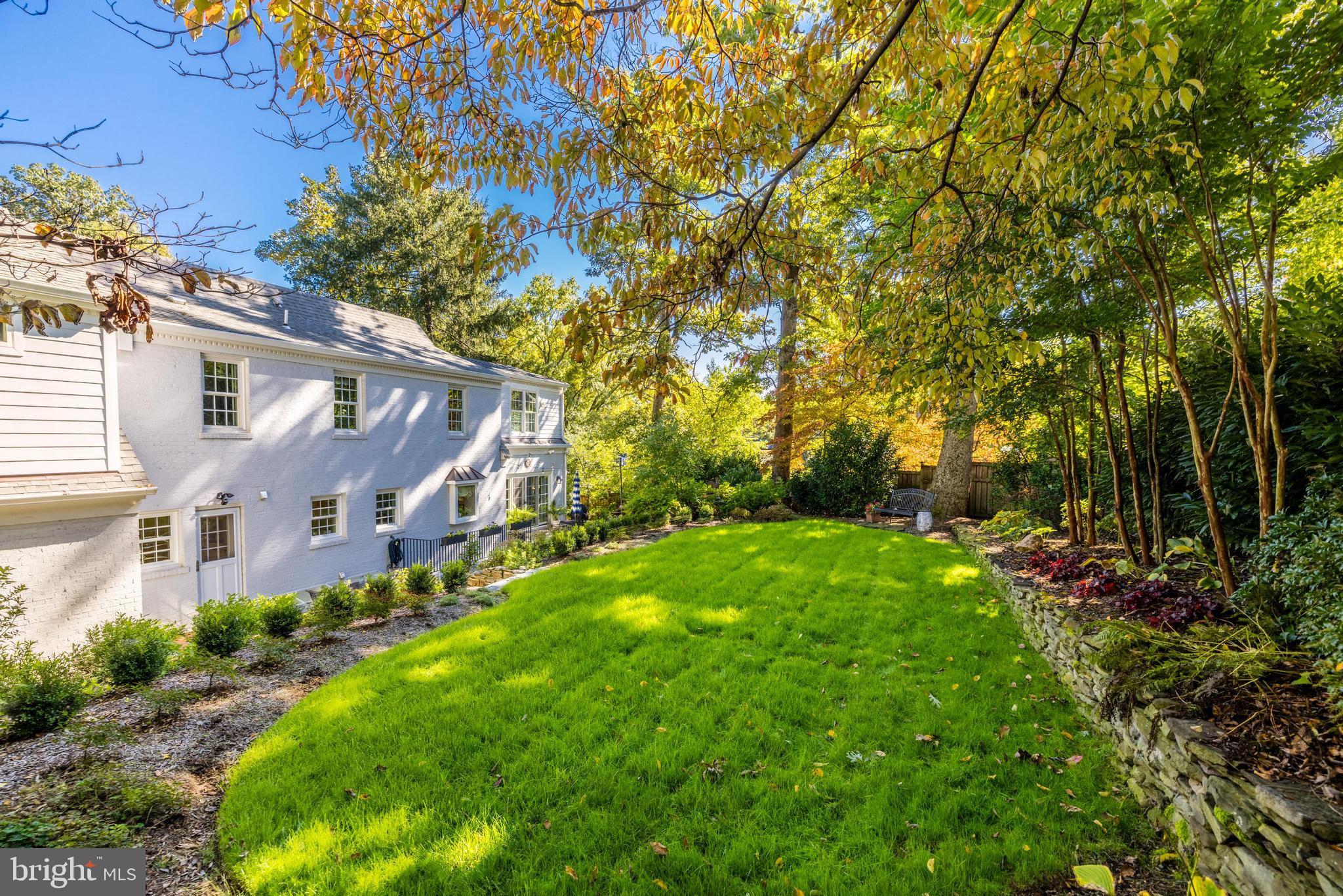 BROYHILL FOREST - Residential