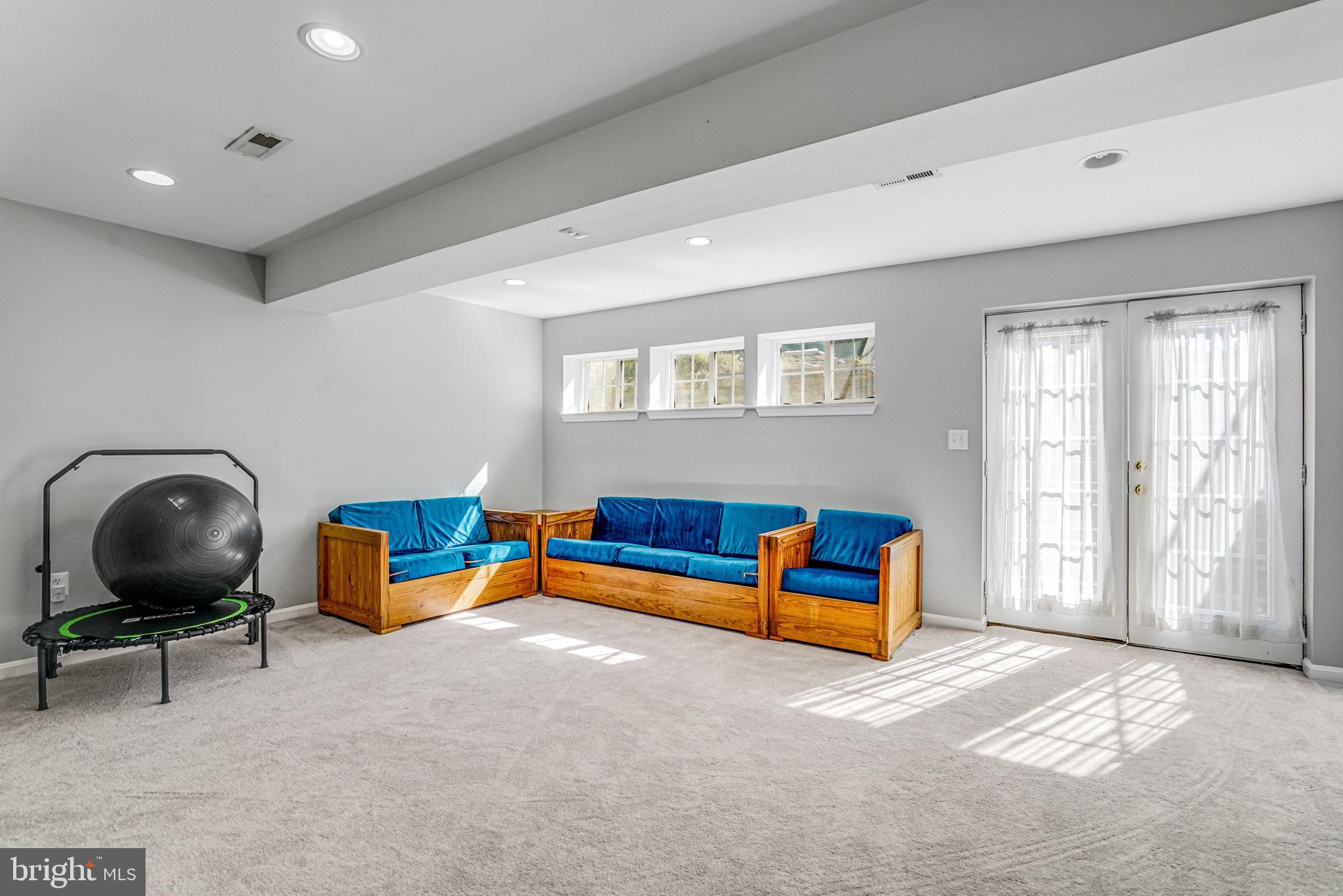 LORTON TOWN CNTR LANDBAY - Residential