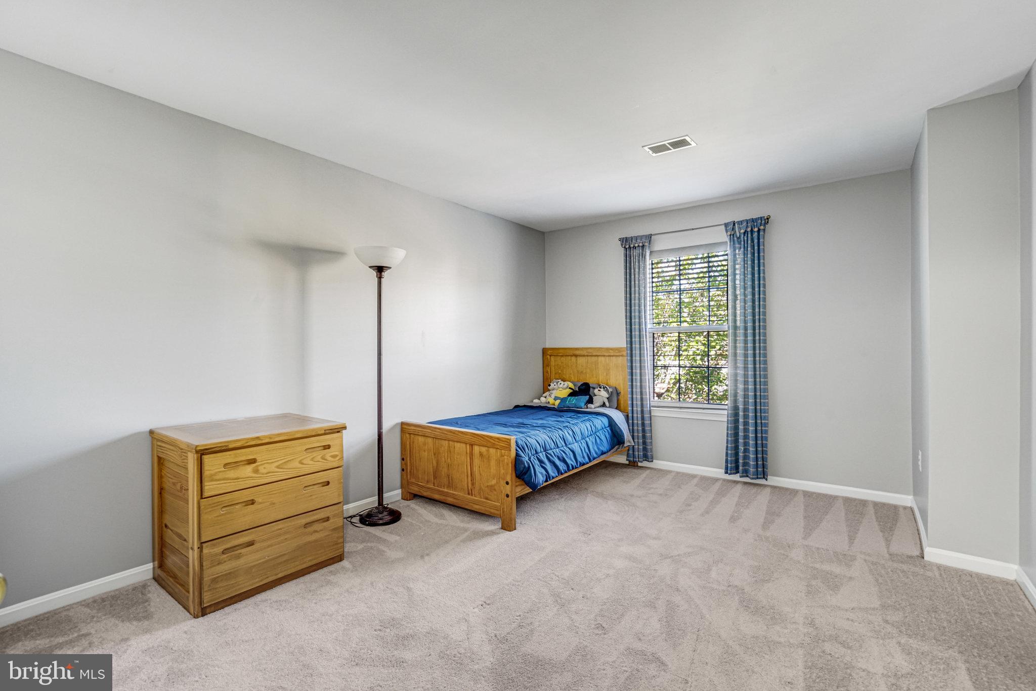 LORTON TOWN CNTR LANDBAY - Residential