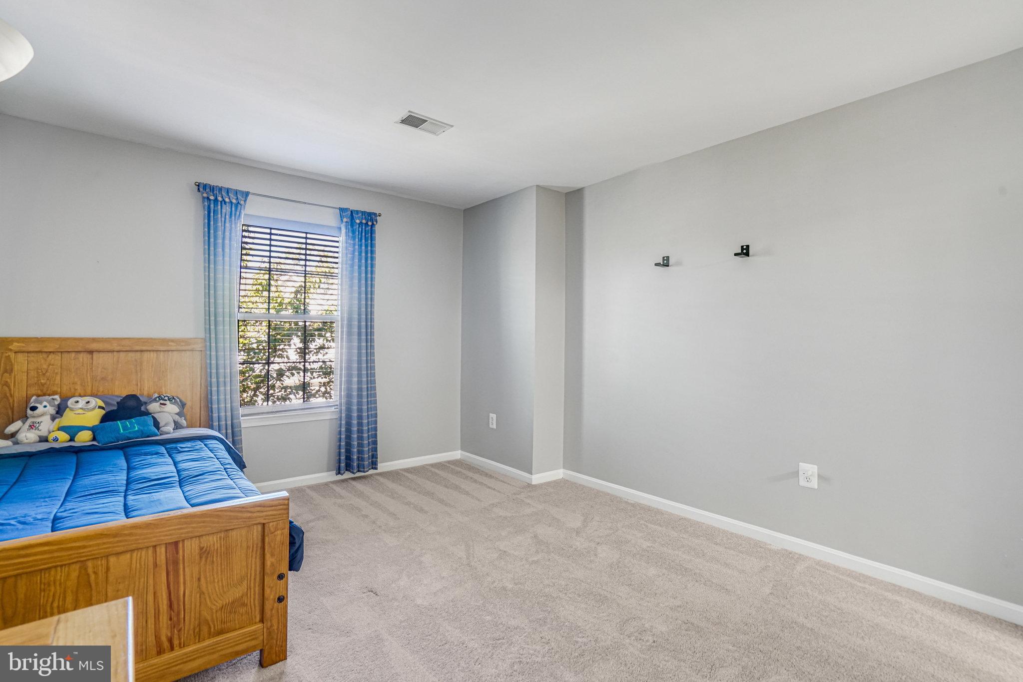 LORTON TOWN CNTR LANDBAY - Residential