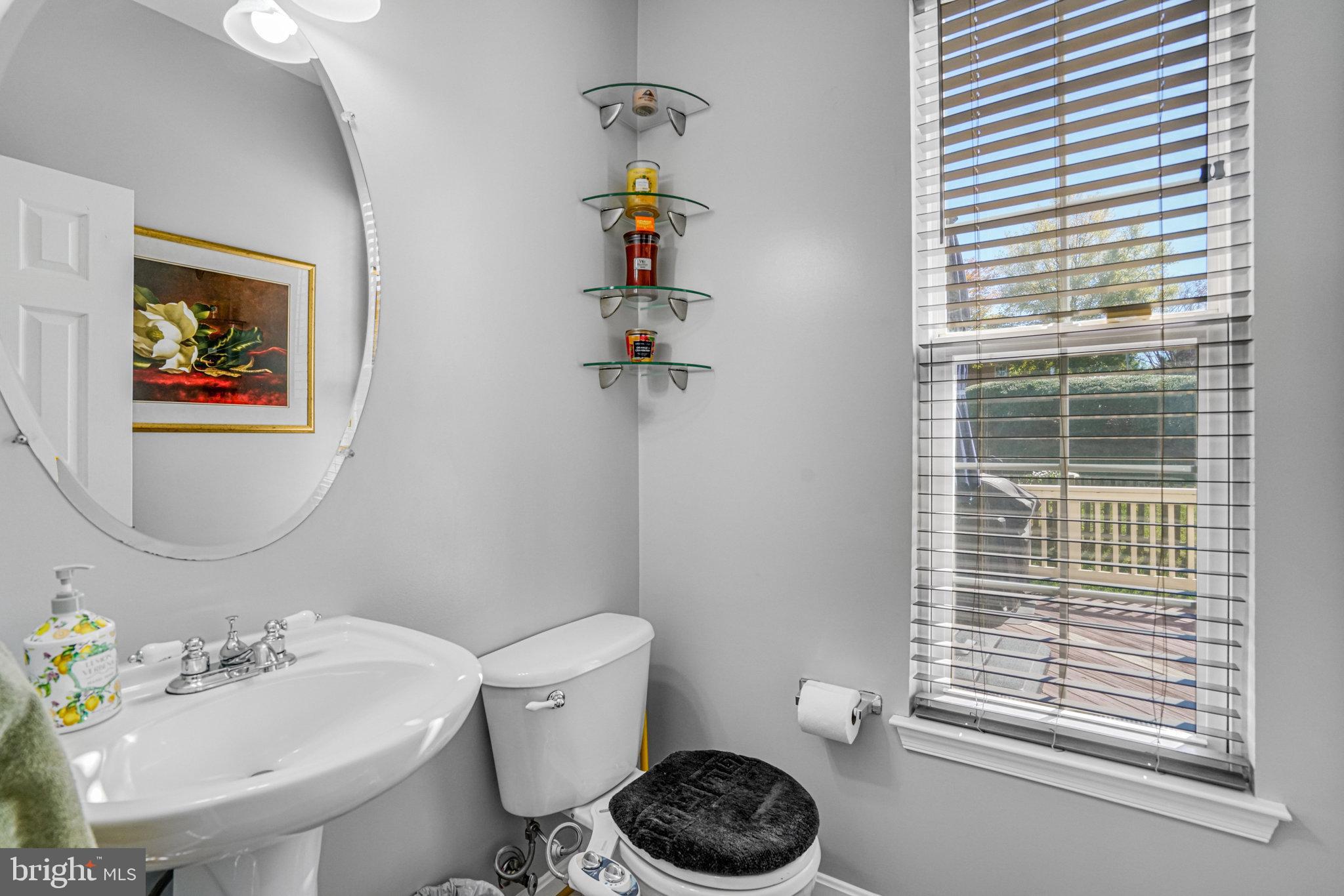 LORTON TOWN CNTR LANDBAY - Residential