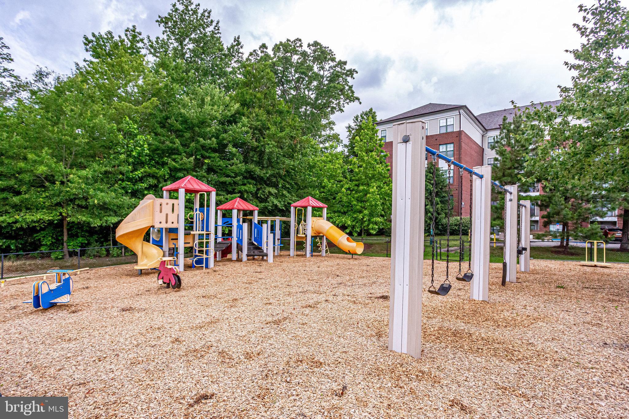 LORTON TOWN CNTR LANDBAY - Residential