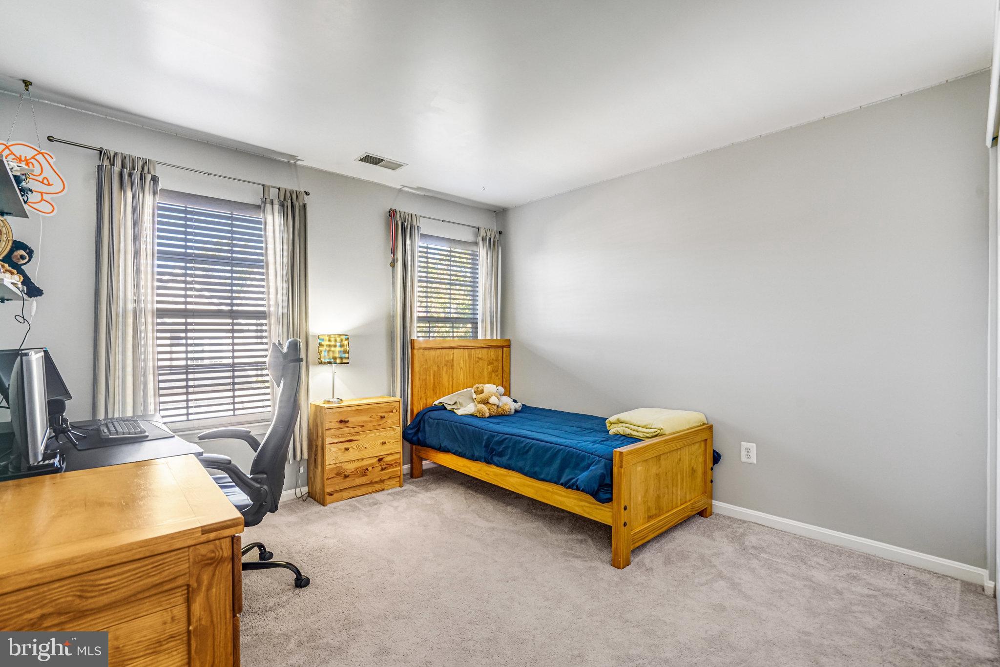 LORTON TOWN CNTR LANDBAY - Residential