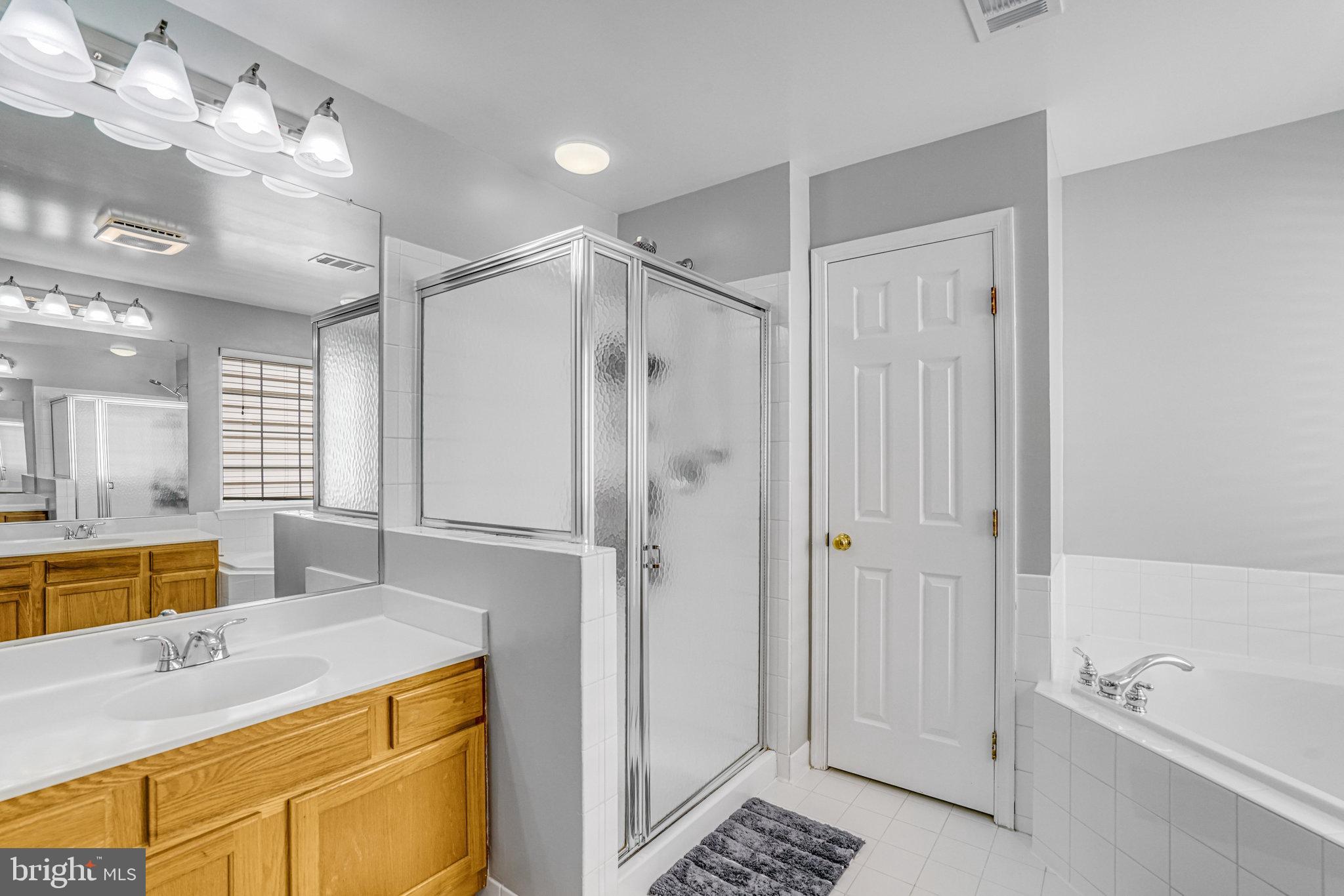 LORTON TOWN CNTR LANDBAY - Residential