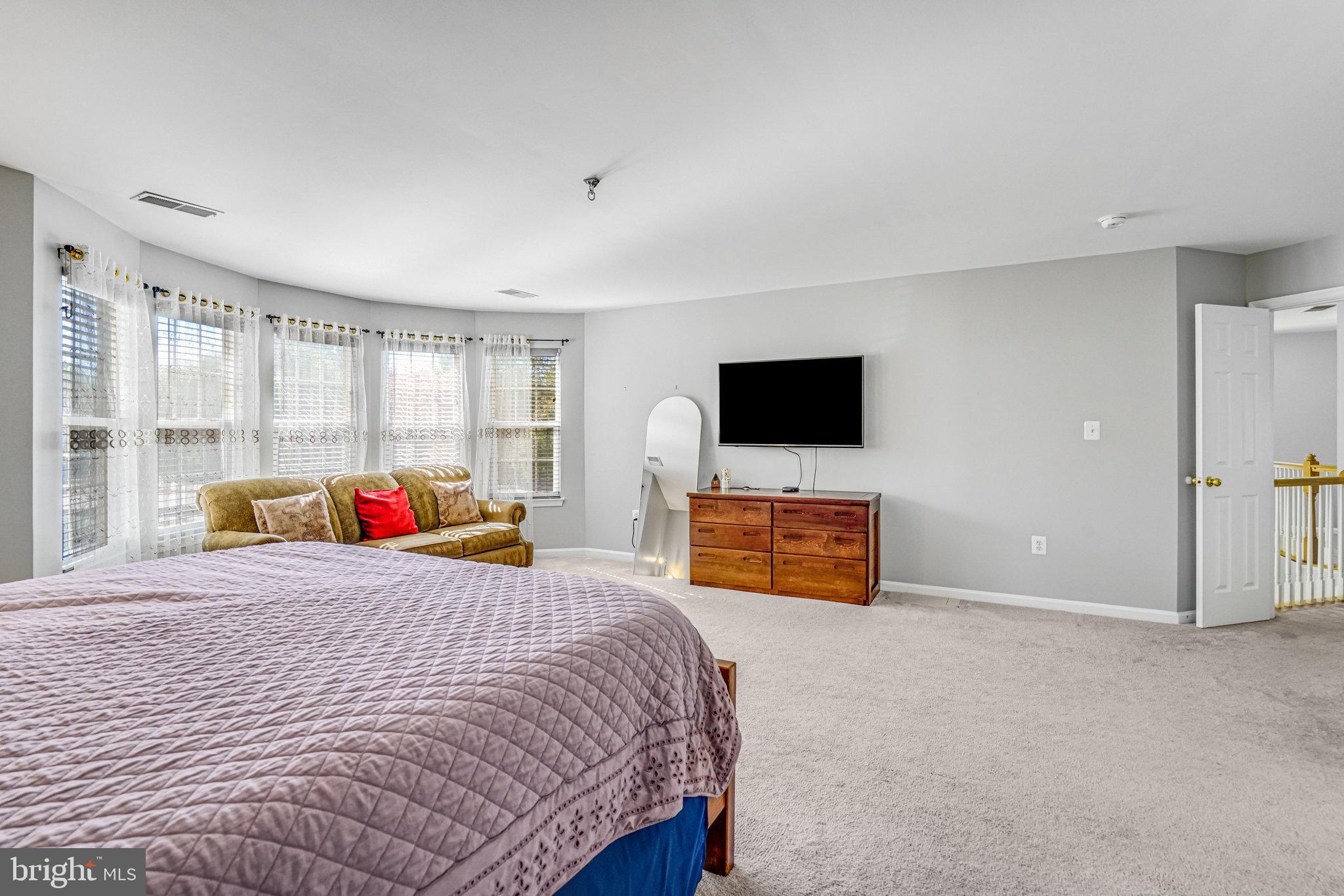 LORTON TOWN CNTR LANDBAY - Residential