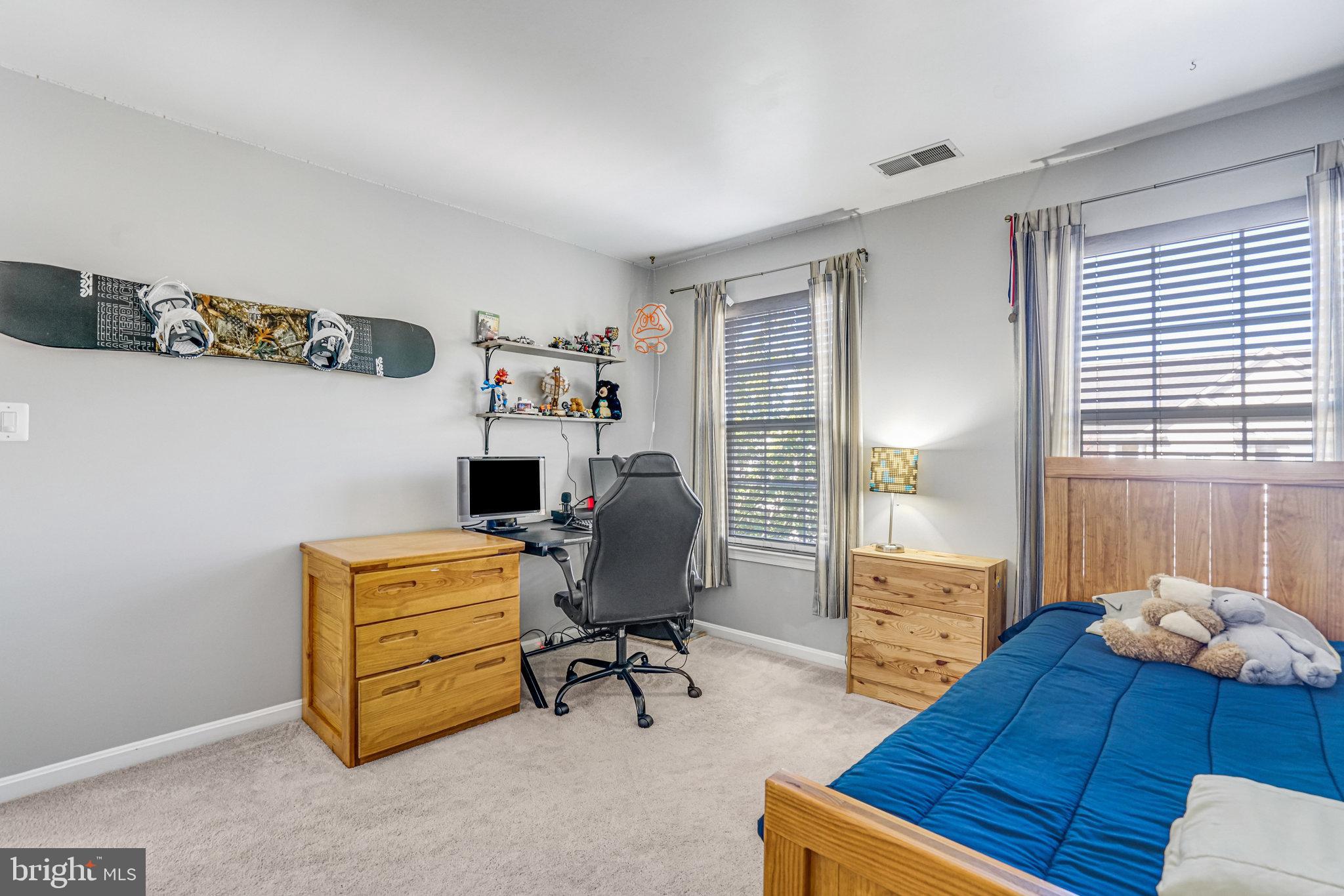 LORTON TOWN CNTR LANDBAY - Residential