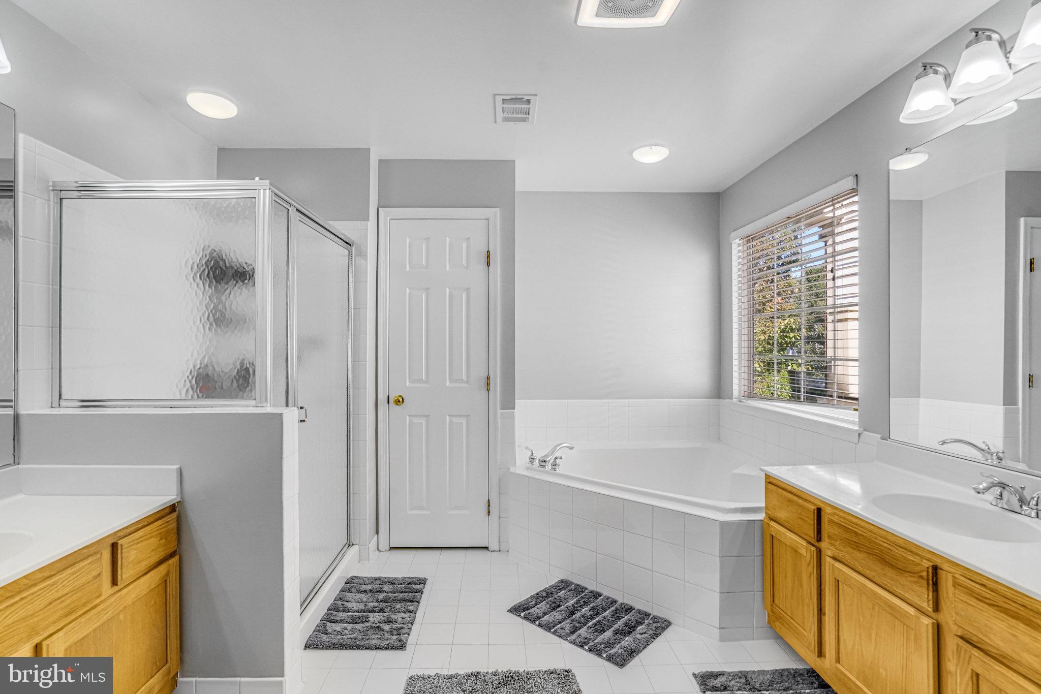 LORTON TOWN CNTR LANDBAY - Residential