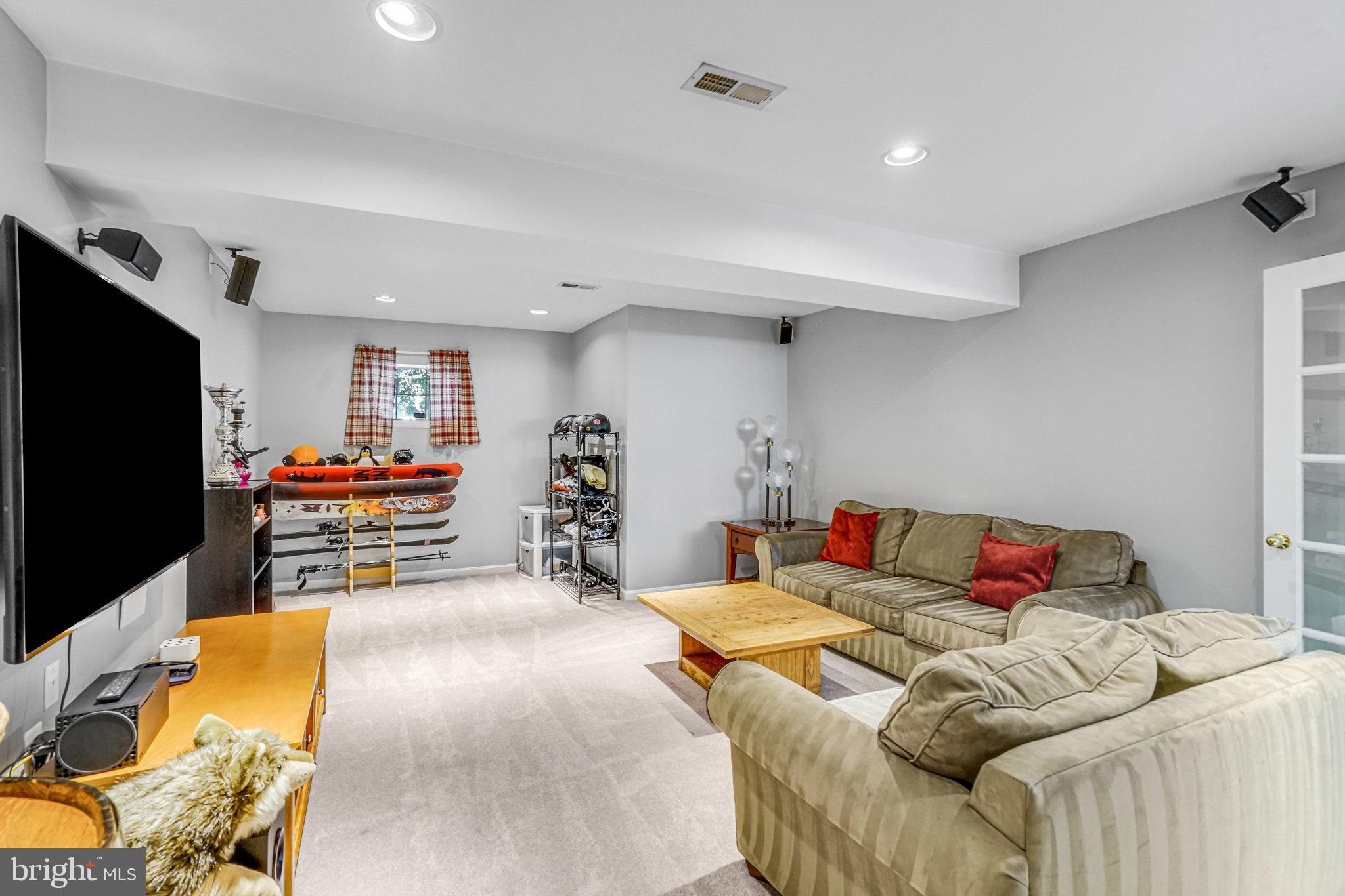 LORTON TOWN CNTR LANDBAY - Residential