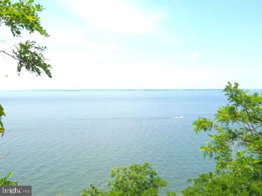 STRATFORD HARBOUR - Land