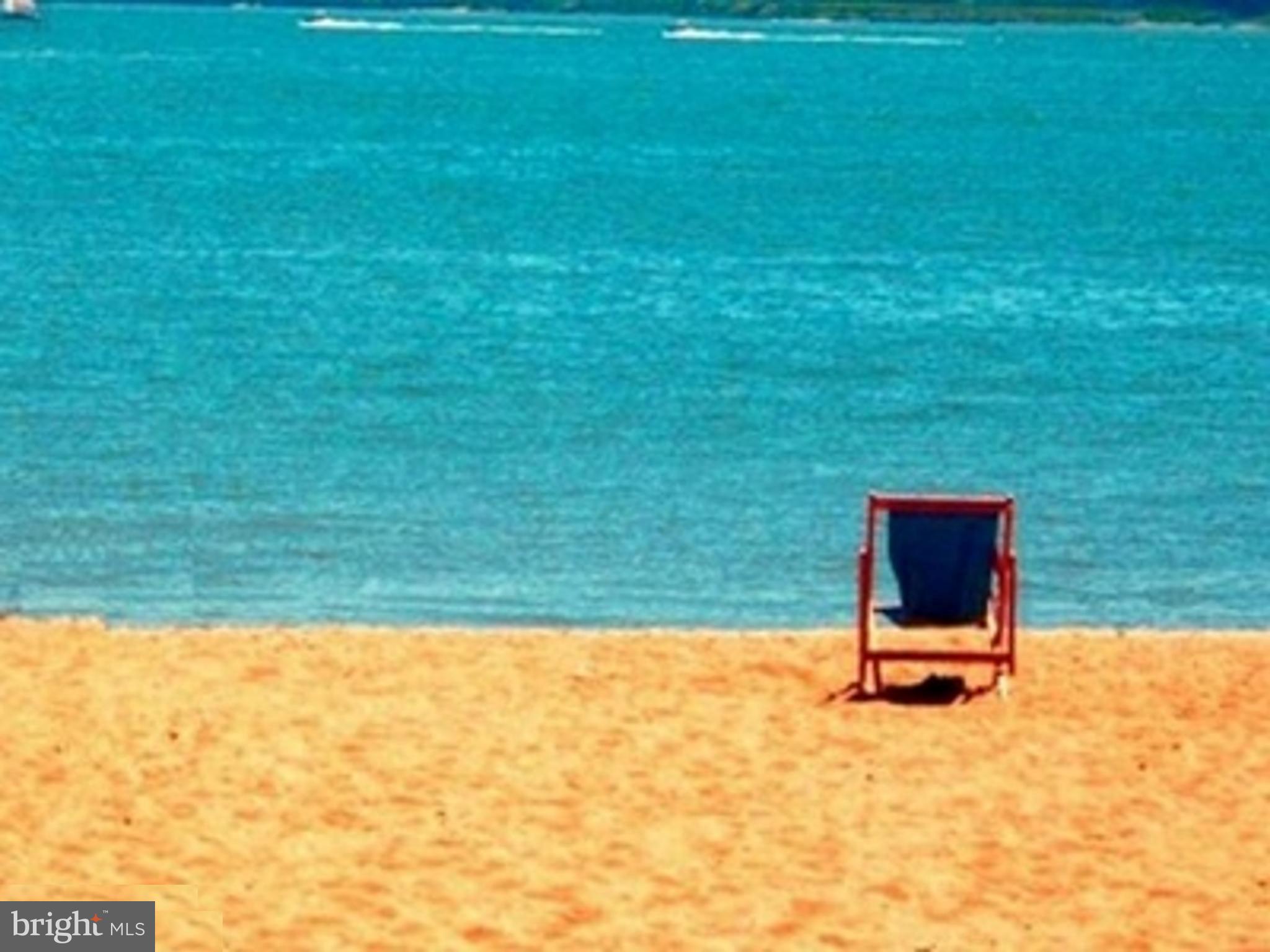 STRATFORD HARBOUR - Land