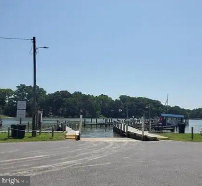 STRATFORD HARBOUR - Land