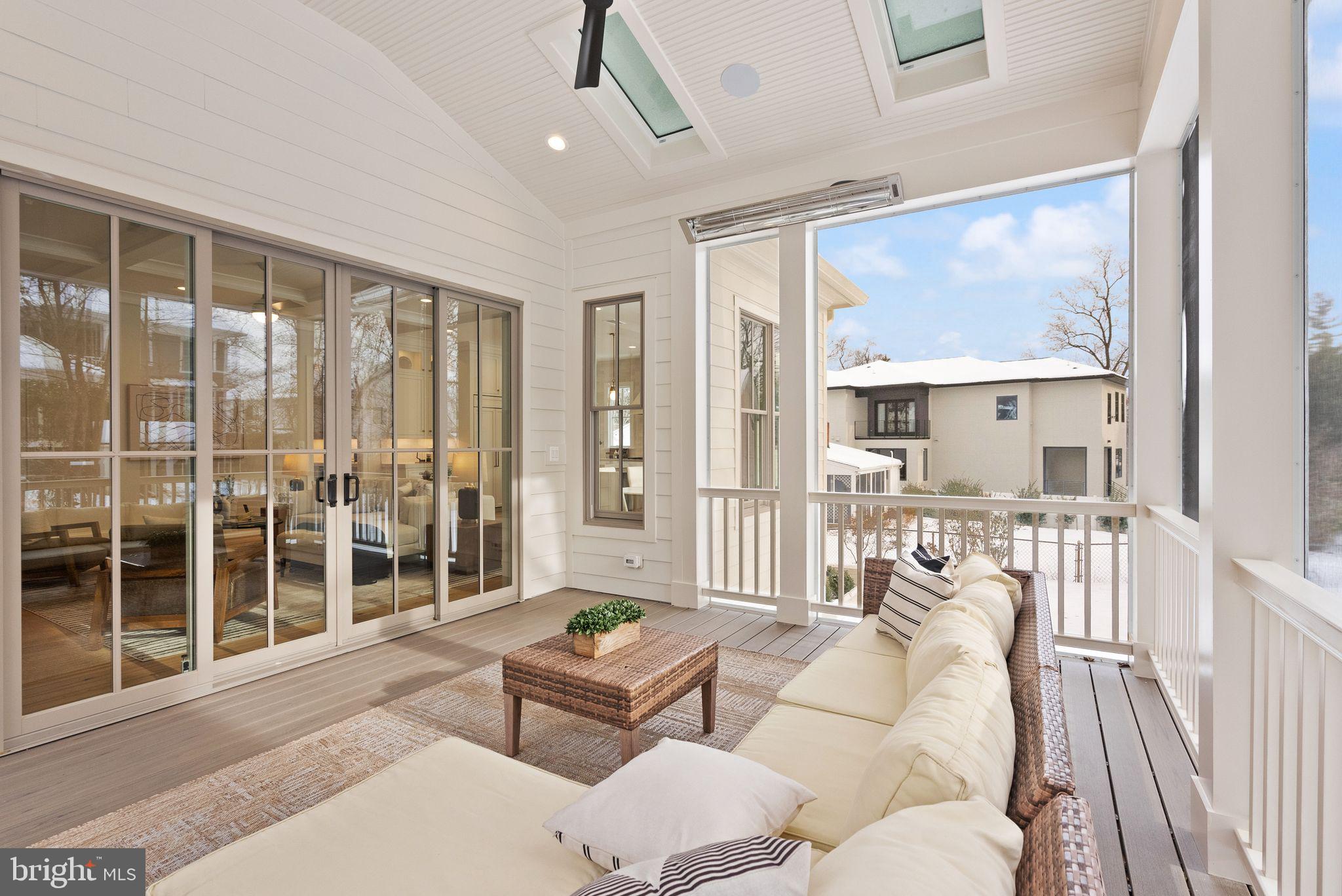 WILLIAMSBURG VILLAGE - Residential