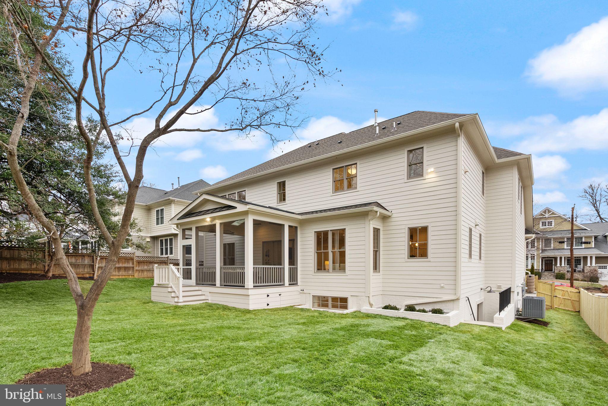 WILLIAMSBURG VILLAGE - Residential