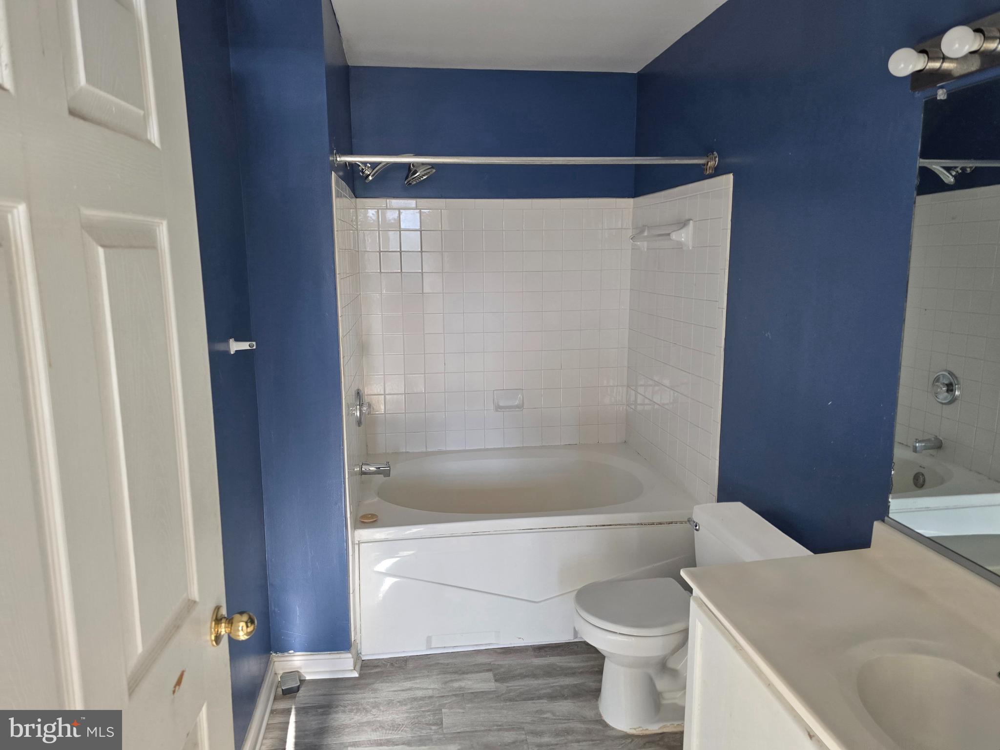 SAYBROOKE LANDING AT SEVEN OAKS CONDOMINIUM - Residential