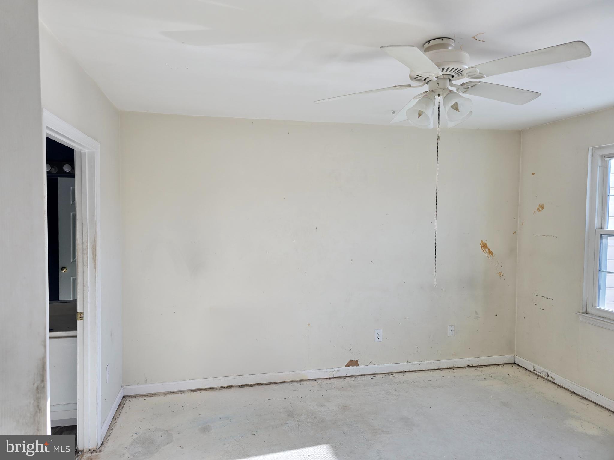 SAYBROOKE LANDING AT SEVEN OAKS CONDOMINIUM - Residential