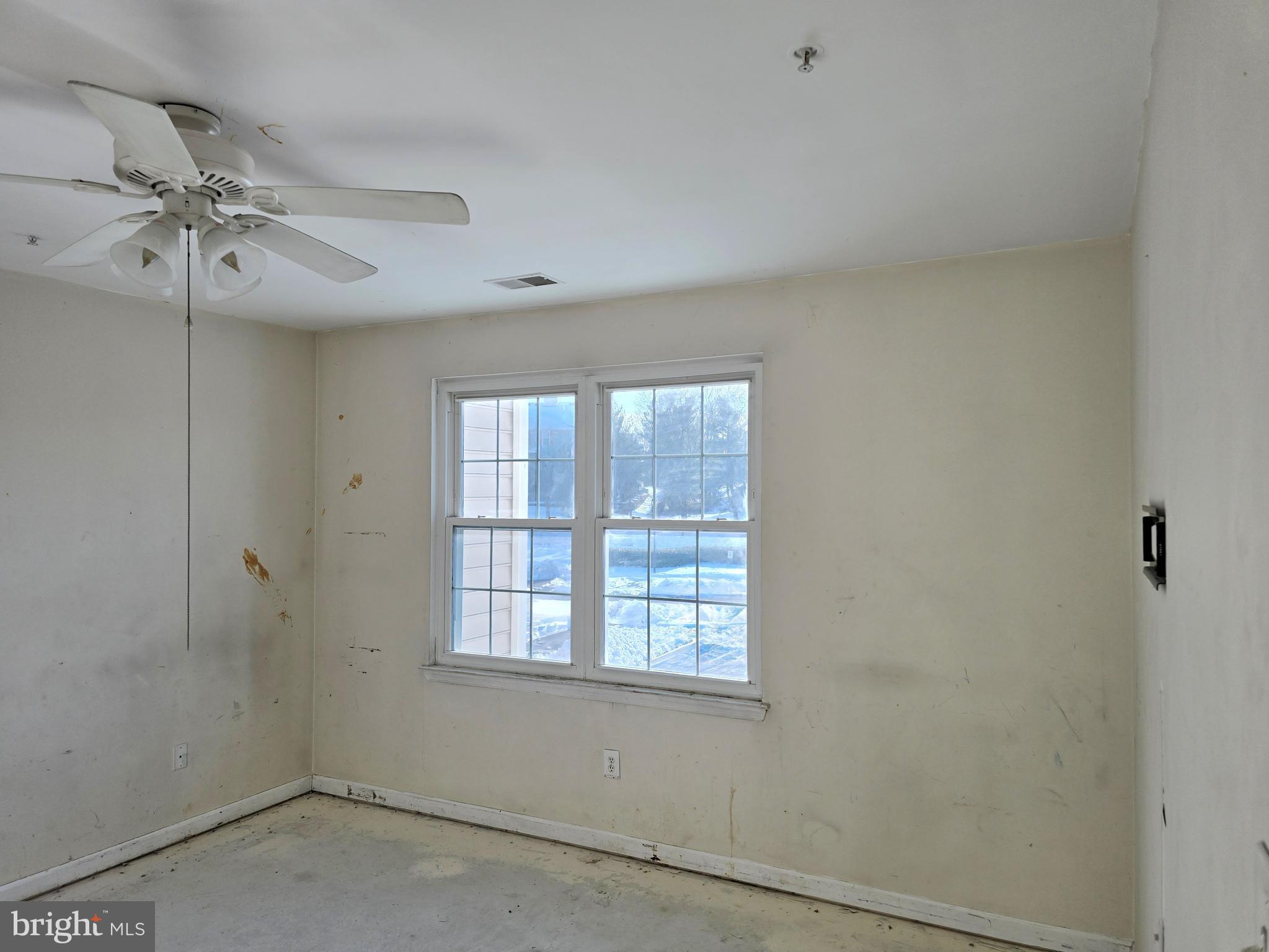 SAYBROOKE LANDING AT SEVEN OAKS CONDOMINIUM - Residential