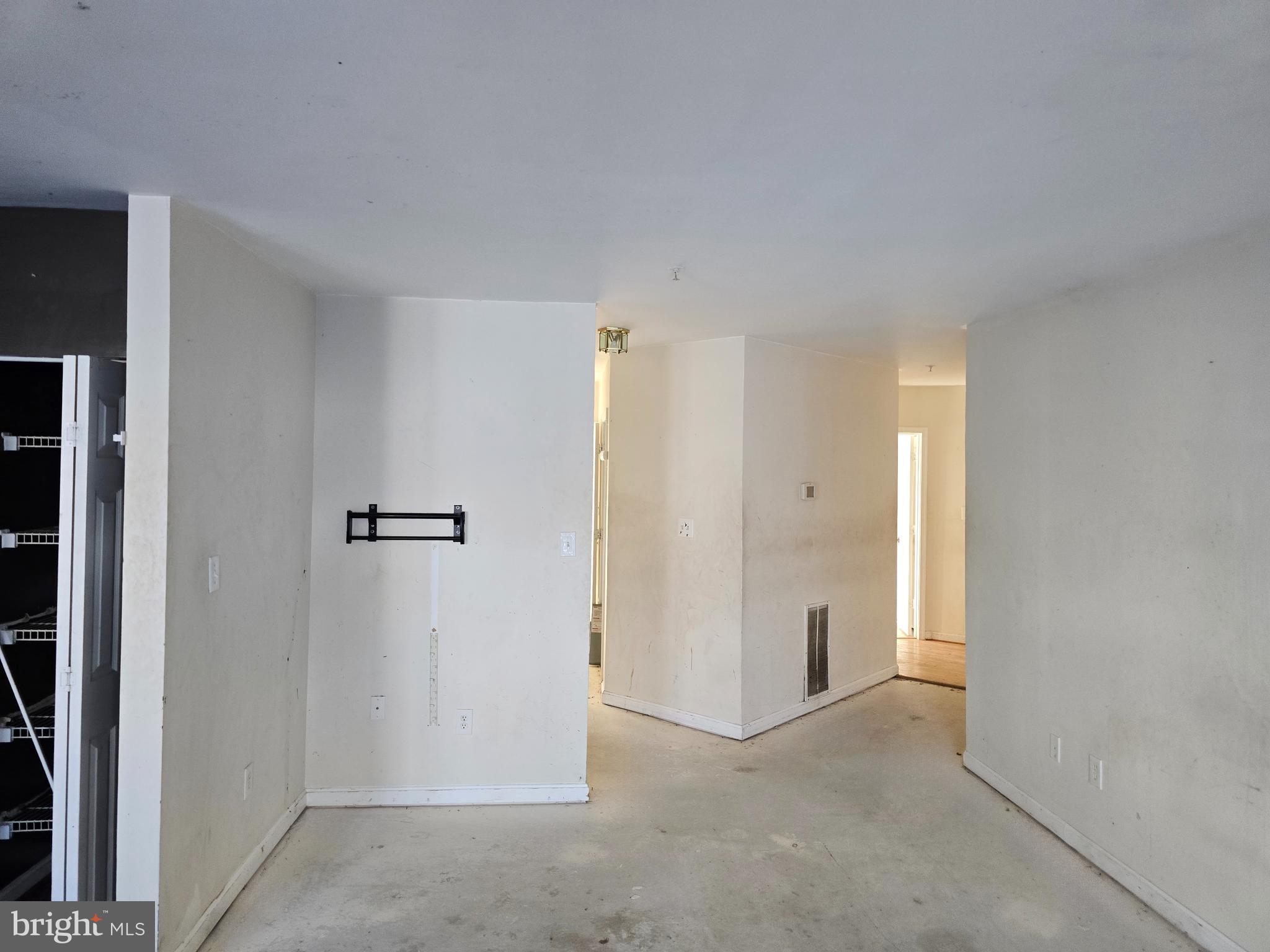 SAYBROOKE LANDING AT SEVEN OAKS CONDOMINIUM - Residential