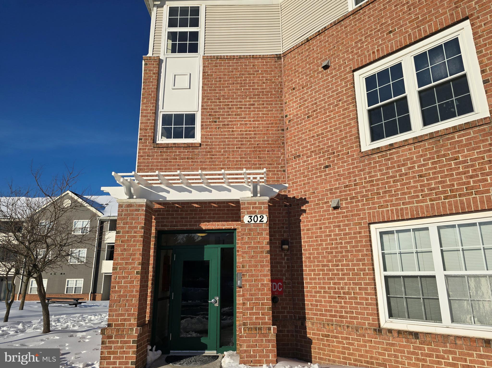 SAYBROOKE LANDING AT SEVEN OAKS CONDOMINIUM - Residential