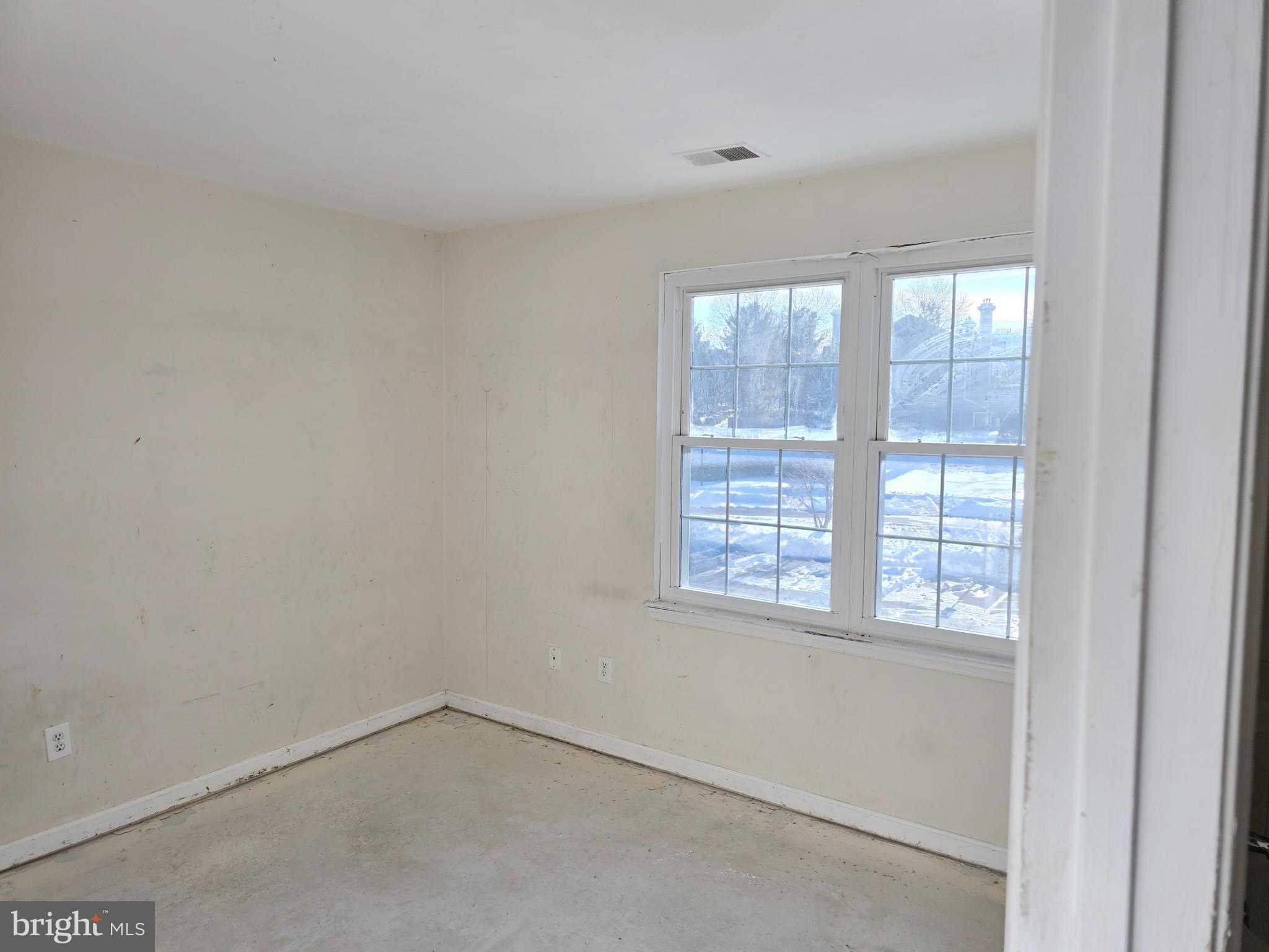 SAYBROOKE LANDING AT SEVEN OAKS CONDOMINIUM - Residential